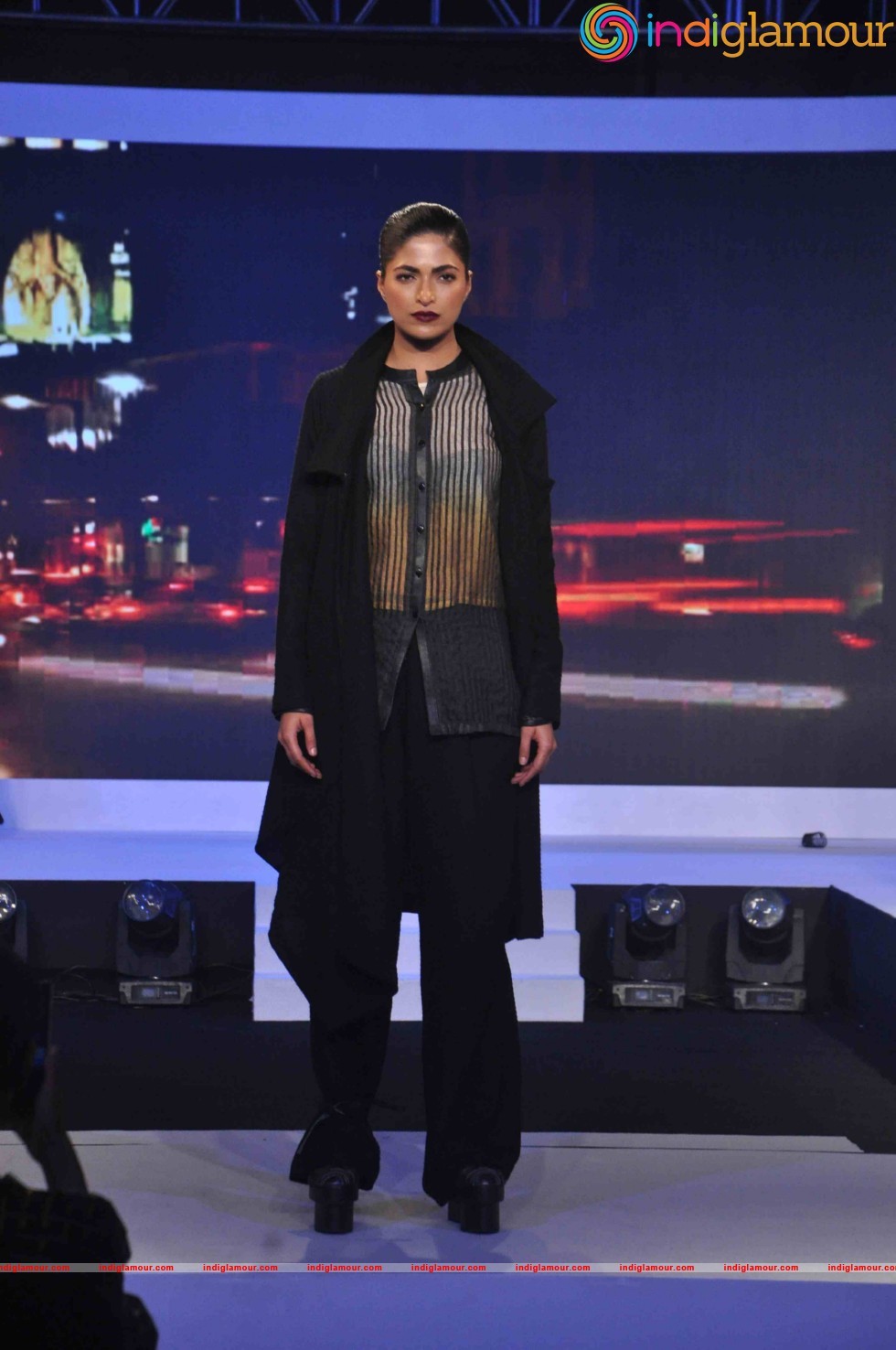Vidyut Jamwal And Aditi Rao Hydari Walk The Ramp For The Woolmark Show Event hd photo