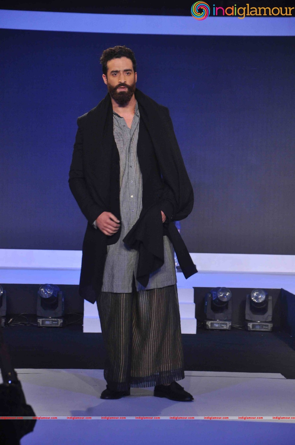 Vidyut Jamwal And Aditi Rao Hydari Walk The Ramp For The Woolmark Show Event hd photo