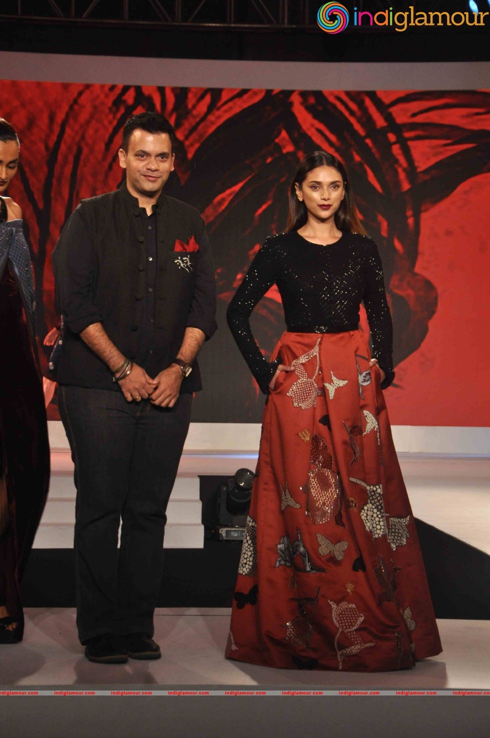 Vidyut Jamwal And Aditi Rao Hydari Walk The Ramp For The Woolmark Show Event hd photo
