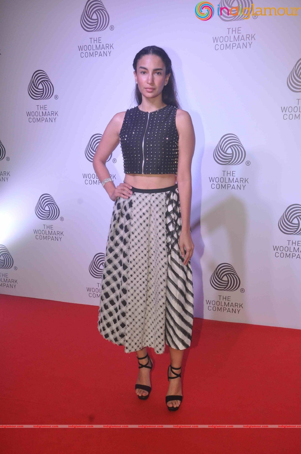 Vidyut Jamwal And Aditi Rao Hydari Walk The Ramp For The Woolmark Show Event hd photo