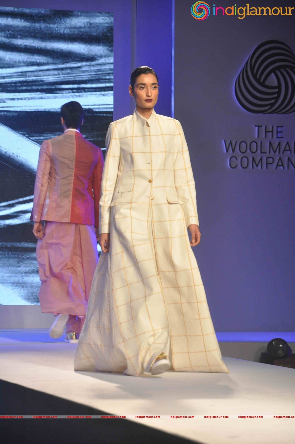 Vidyut Jamwal And Aditi Rao Hydari Walk The Ramp For The Woolmark Show Event hd photo