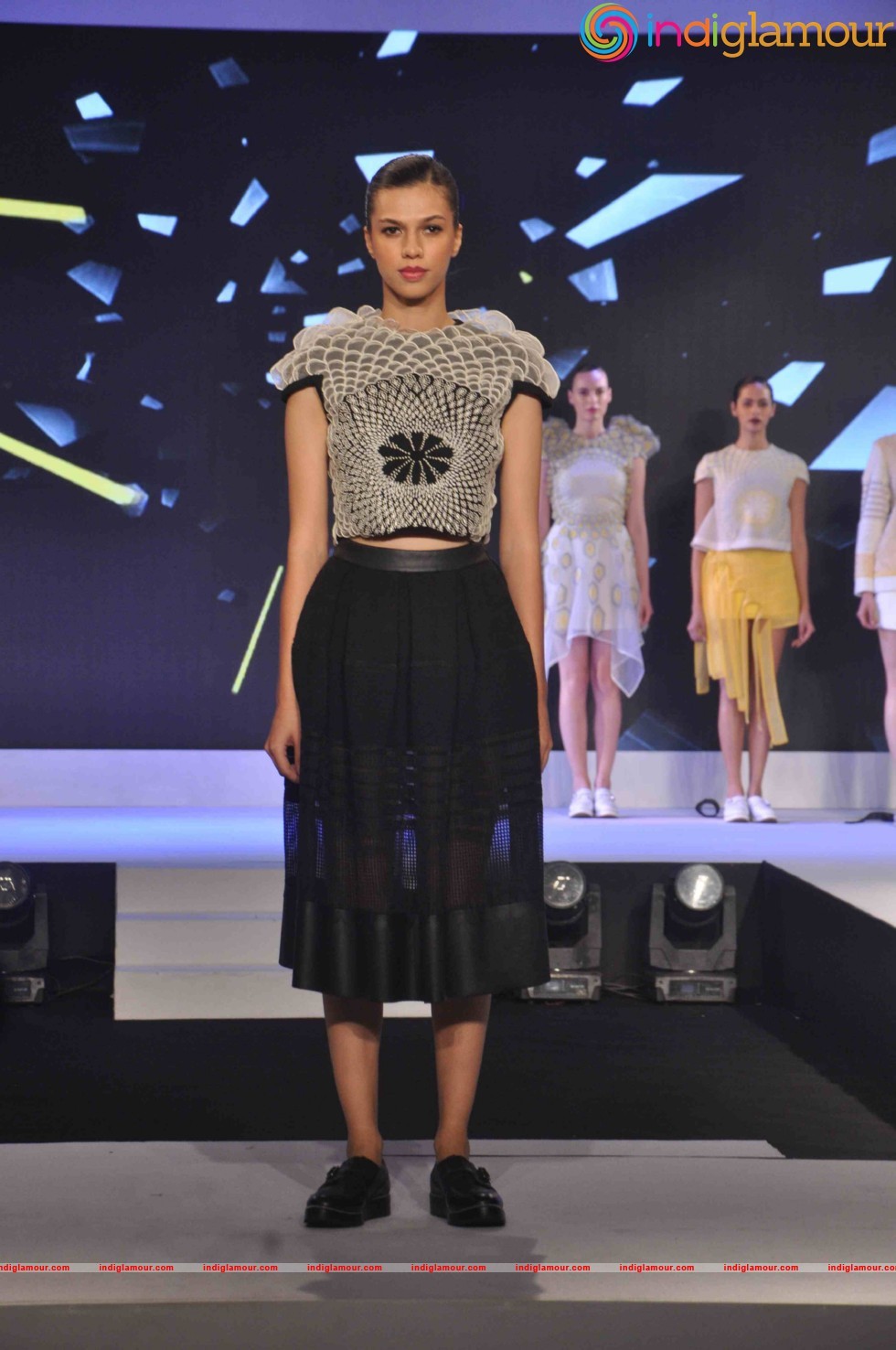 Vidyut Jamwal And Aditi Rao Hydari Walk The Ramp For The Woolmark Show Event hd photo