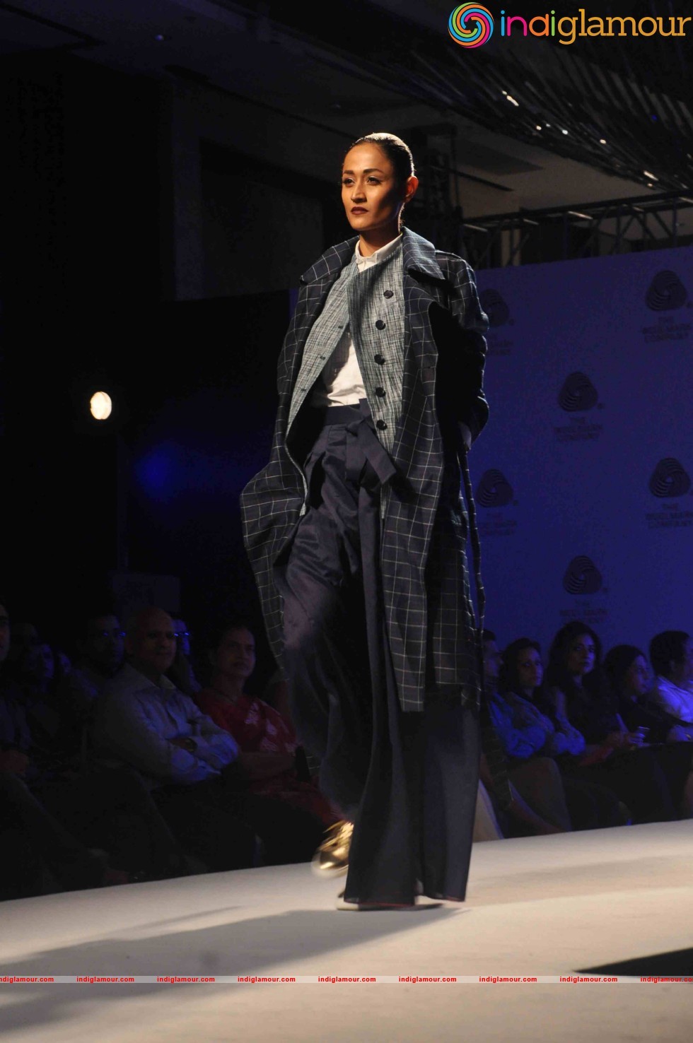 Vidyut Jamwal And Aditi Rao Hydari Walk The Ramp For The Woolmark Show Event hd photo