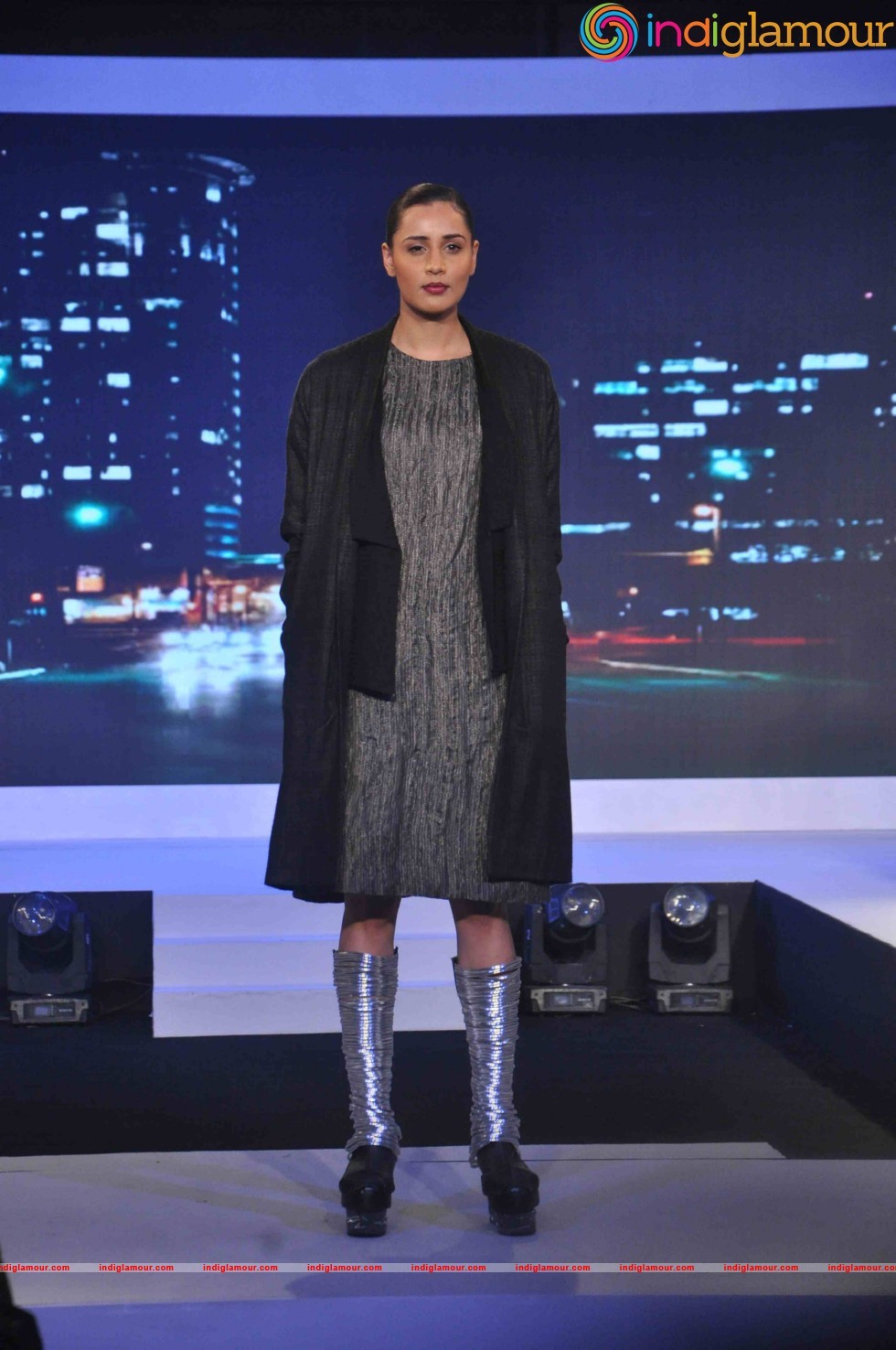 Vidyut Jamwal And Aditi Rao Hydari Walk The Ramp For The Woolmark Show Event hd photo