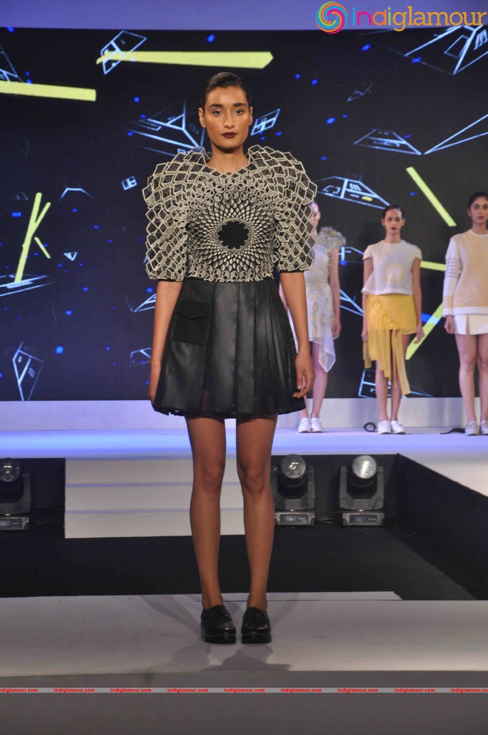 Vidyut Jamwal And Aditi Rao Hydari Walk The Ramp For The Woolmark Show Event hd photo