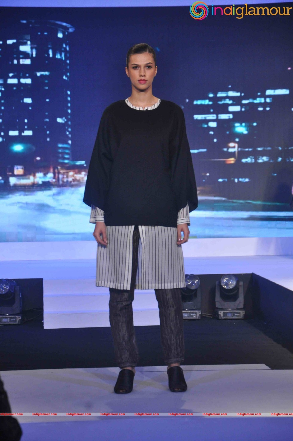 Vidyut Jamwal And Aditi Rao Hydari Walk The Ramp For The Woolmark Show Event hd photo