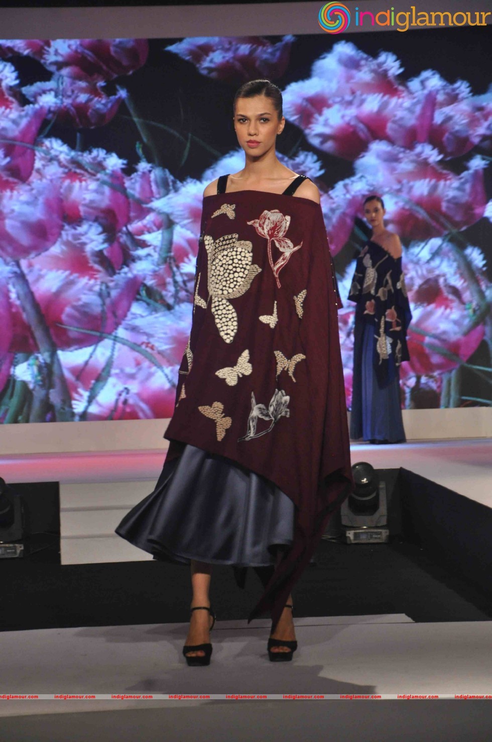 Vidyut Jamwal And Aditi Rao Hydari Walk The Ramp For The Woolmark Show Event hd photo