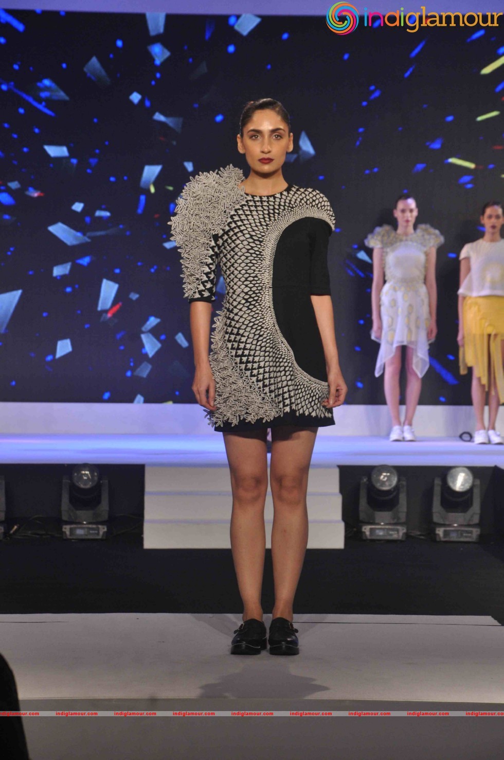 Vidyut Jamwal And Aditi Rao Hydari Walk The Ramp For The Woolmark Show Event hd photo