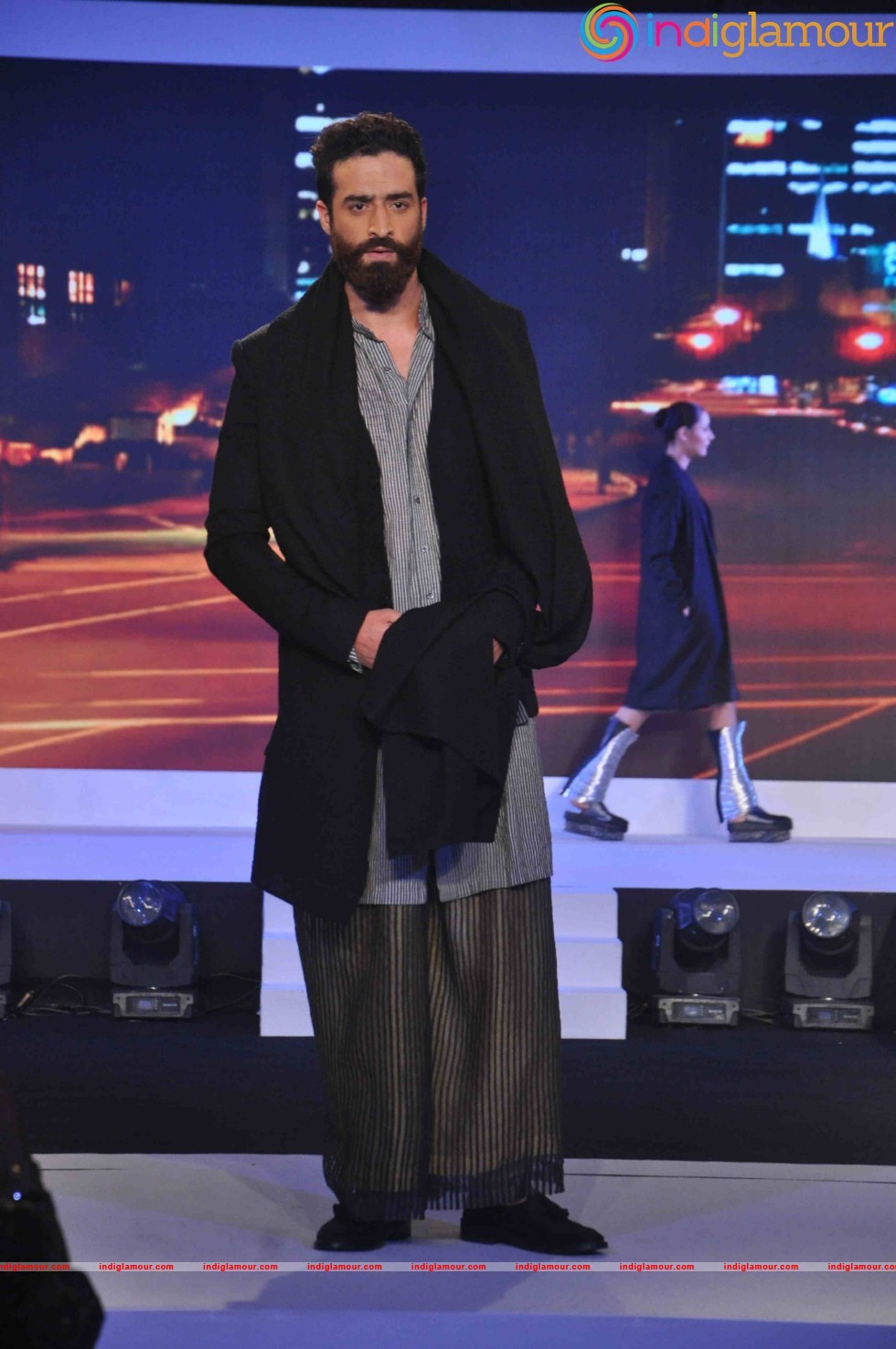Vidyut Jamwal And Aditi Rao Hydari Walk The Ramp For The Woolmark Show Event hd photo