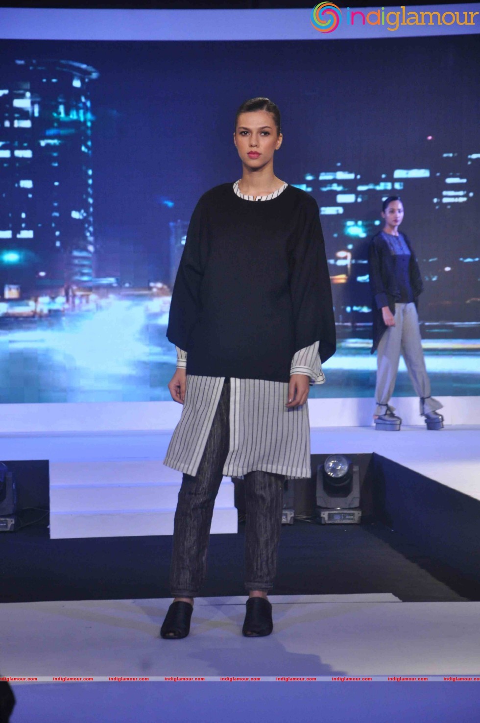 Vidyut Jamwal And Aditi Rao Hydari Walk The Ramp For The Woolmark Show Event hd photo