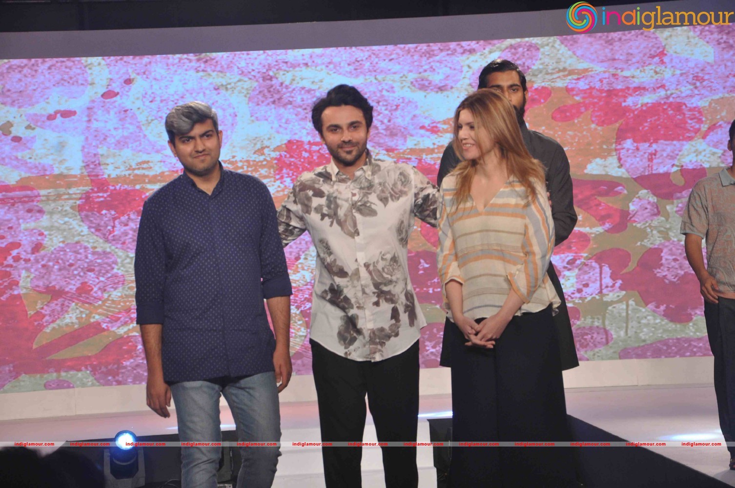 Vidyut Jamwal And Aditi Rao Hydari Walk The Ramp For The Woolmark Show Event hd photo