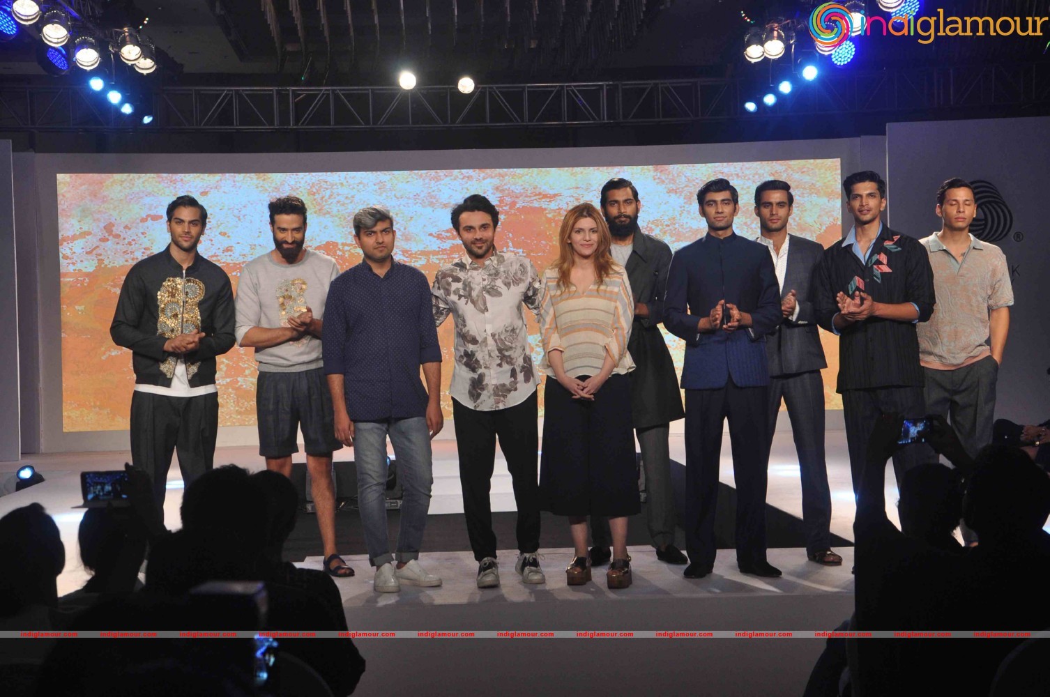 Vidyut Jamwal And Aditi Rao Hydari Walk The Ramp For The Woolmark Show Event hd photo