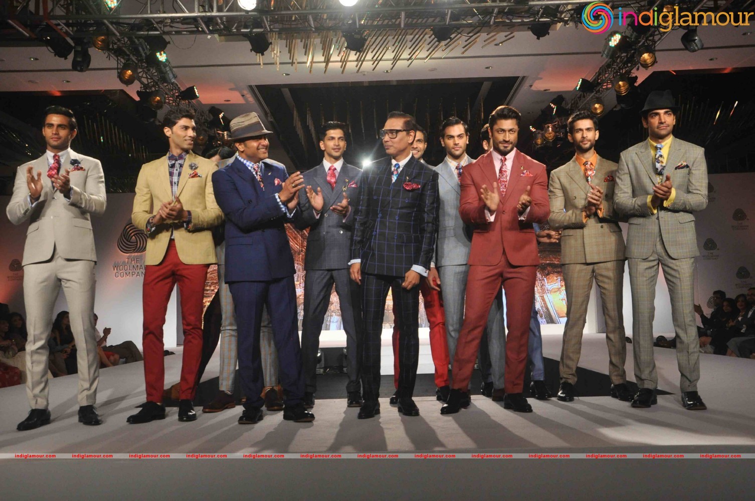 Vidyut Jamwal And Aditi Rao Hydari Walk The Ramp For The Woolmark Show Event hd photo