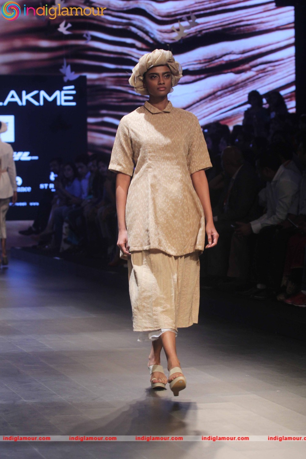 LFW Day 1 Show By Designer Aqdus Event hd photo