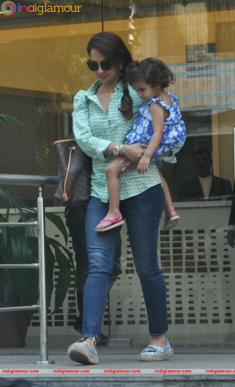 Arpita Khan Bless With a Baby Boy at Hinduja Hospital Event hd photo