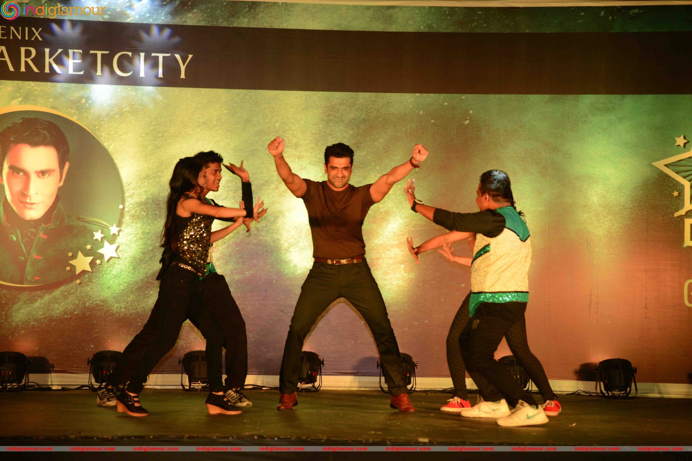 Bollywood Celebs at Grand Finale of Sandip Soparrkar Third India Dance Week Event hd photo