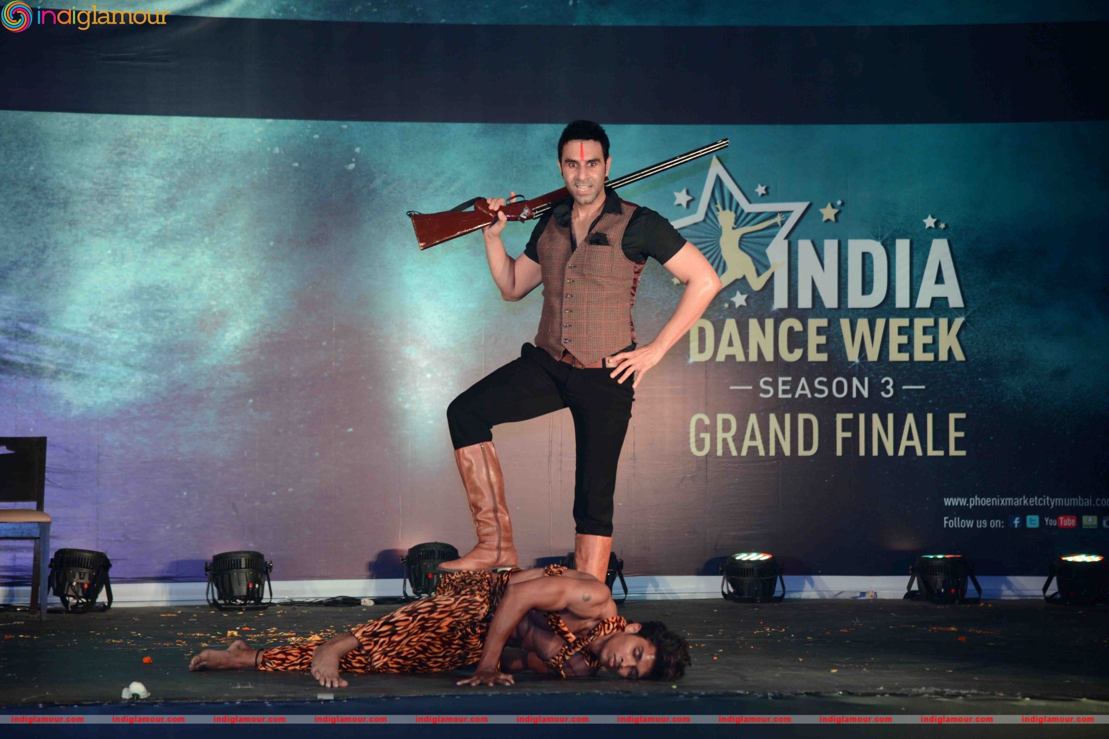 Bollywood Celebs at Grand Finale of Sandip Soparrkar Third India Dance Week Event hd photo