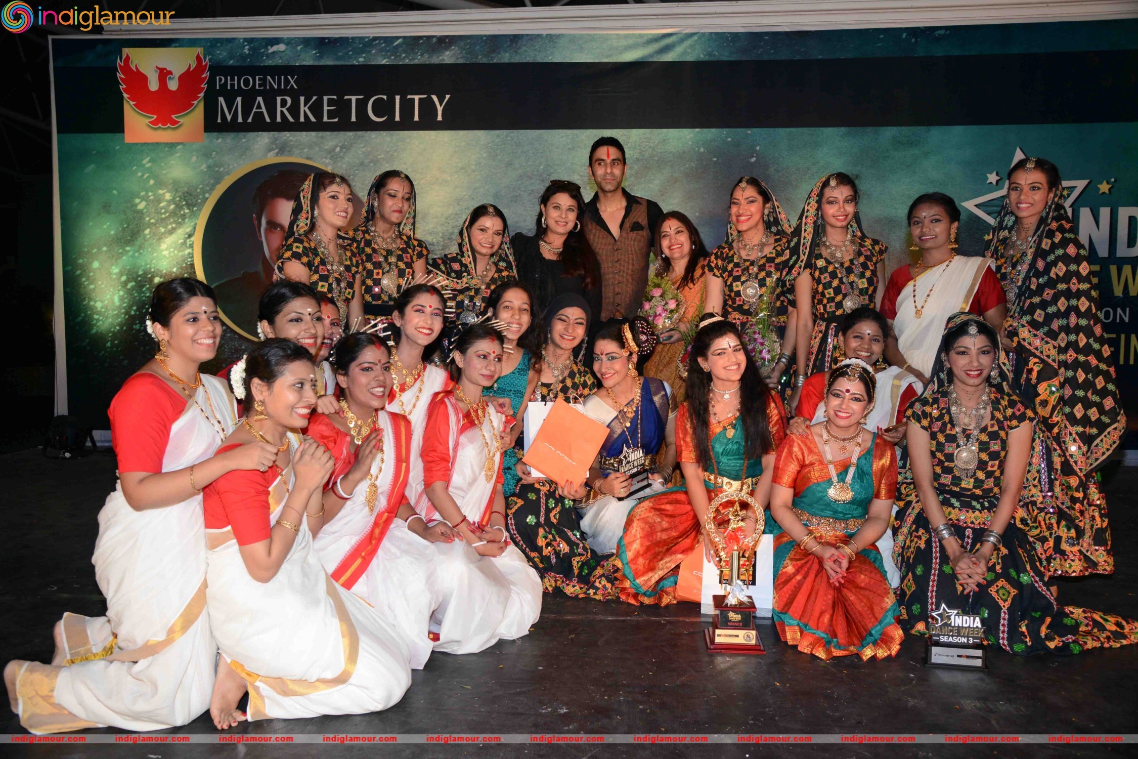 Bollywood Celebs at Grand Finale of Sandip Soparrkar Third India Dance Week Event hd photo