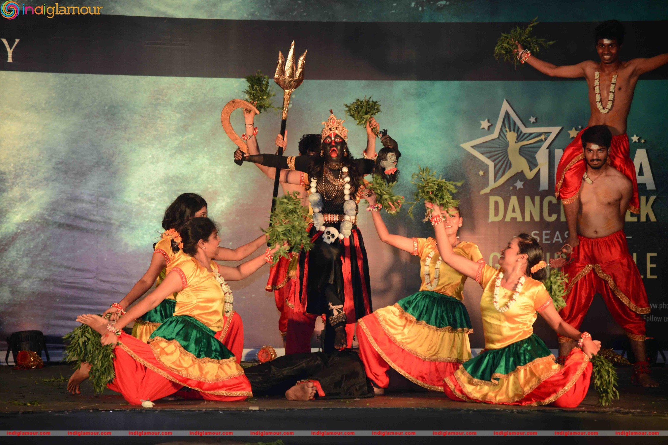 Bollywood Celebs at Grand Finale of Sandip Soparrkar Third India Dance Week Event hd photo