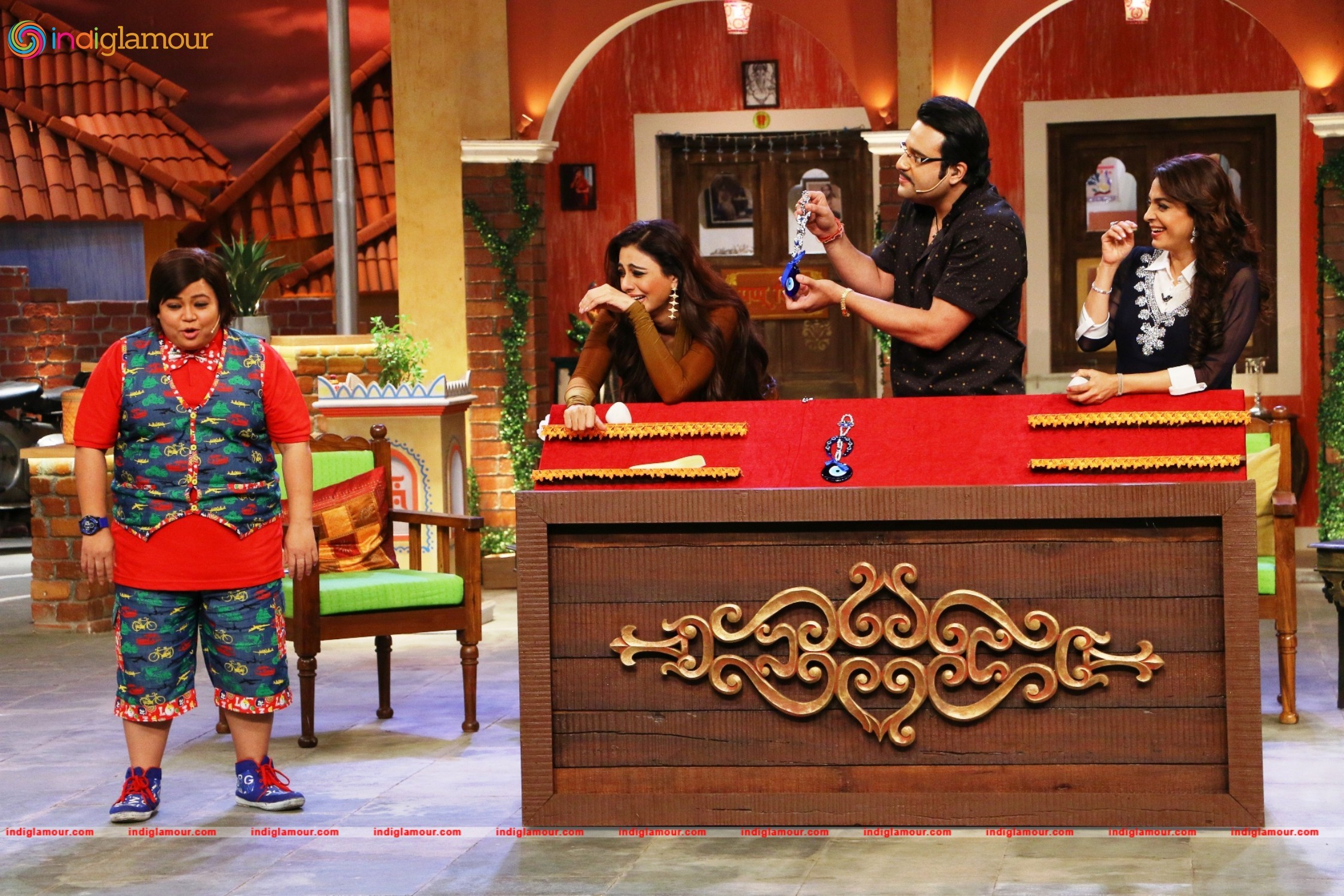 Tabu and Juhi Chawla on the Sets of Comedy Night Live Event hd photo