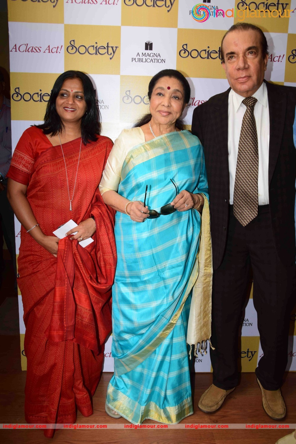 Asha Bhosle Unveil the May 2016 Issue of Society Magazine Event hd photo