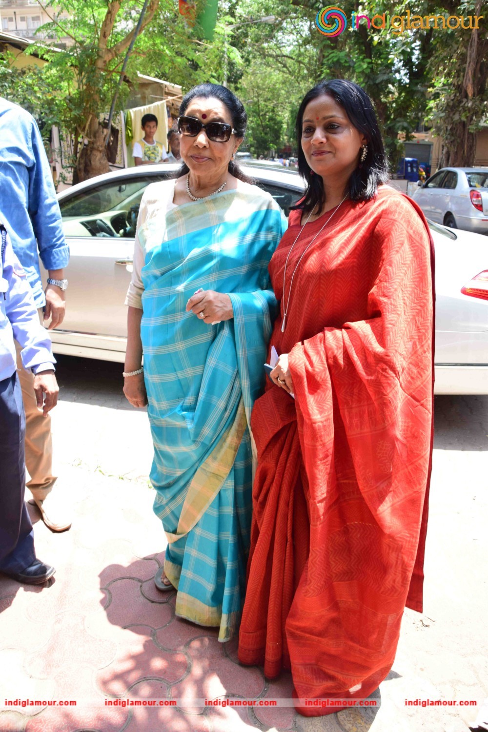 Asha Bhosle Unveil the May 2016 Issue of Society Magazine Event hd photo