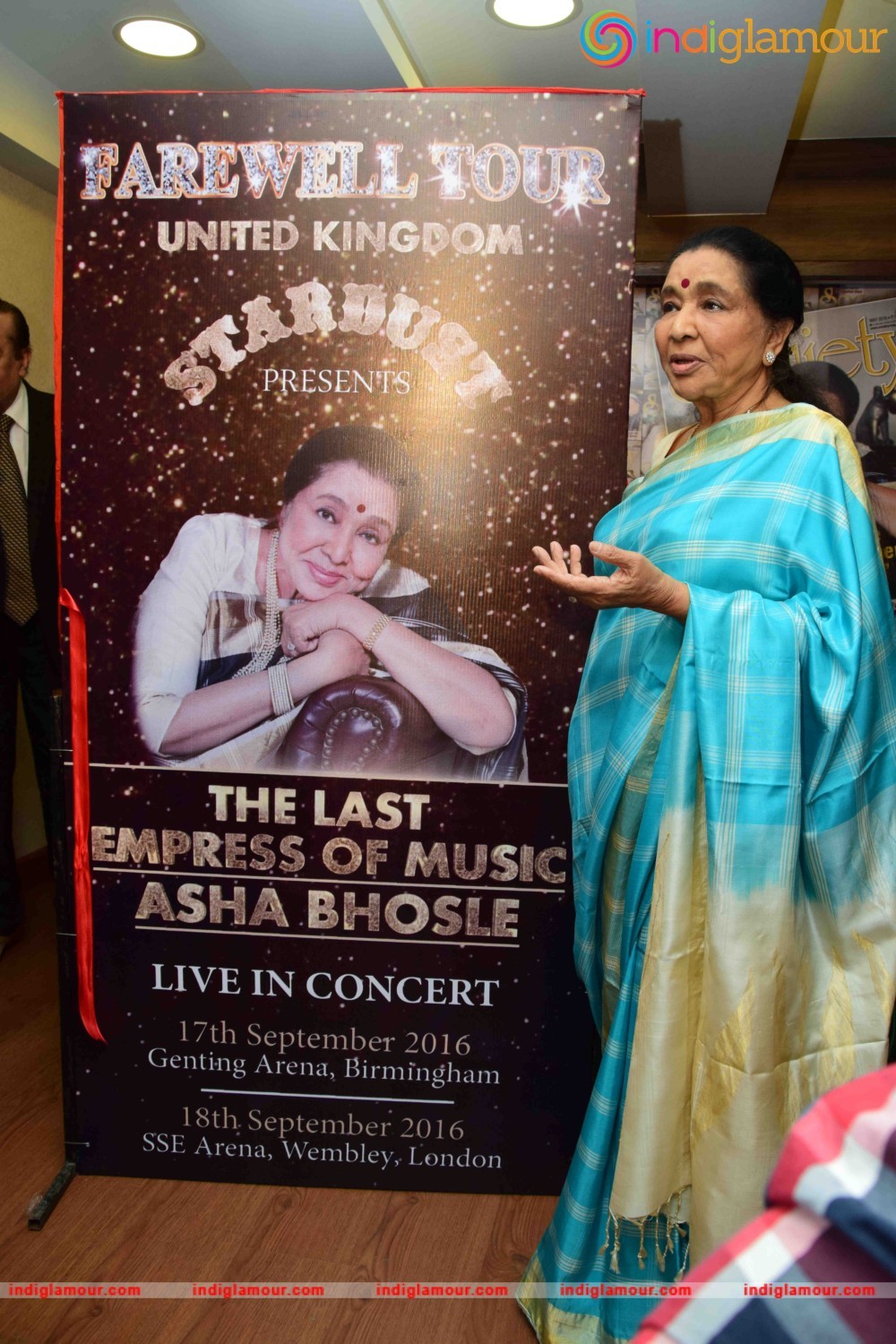 Asha Bhosle Unveil the May 2016 Issue of Society Magazine Event hd photo