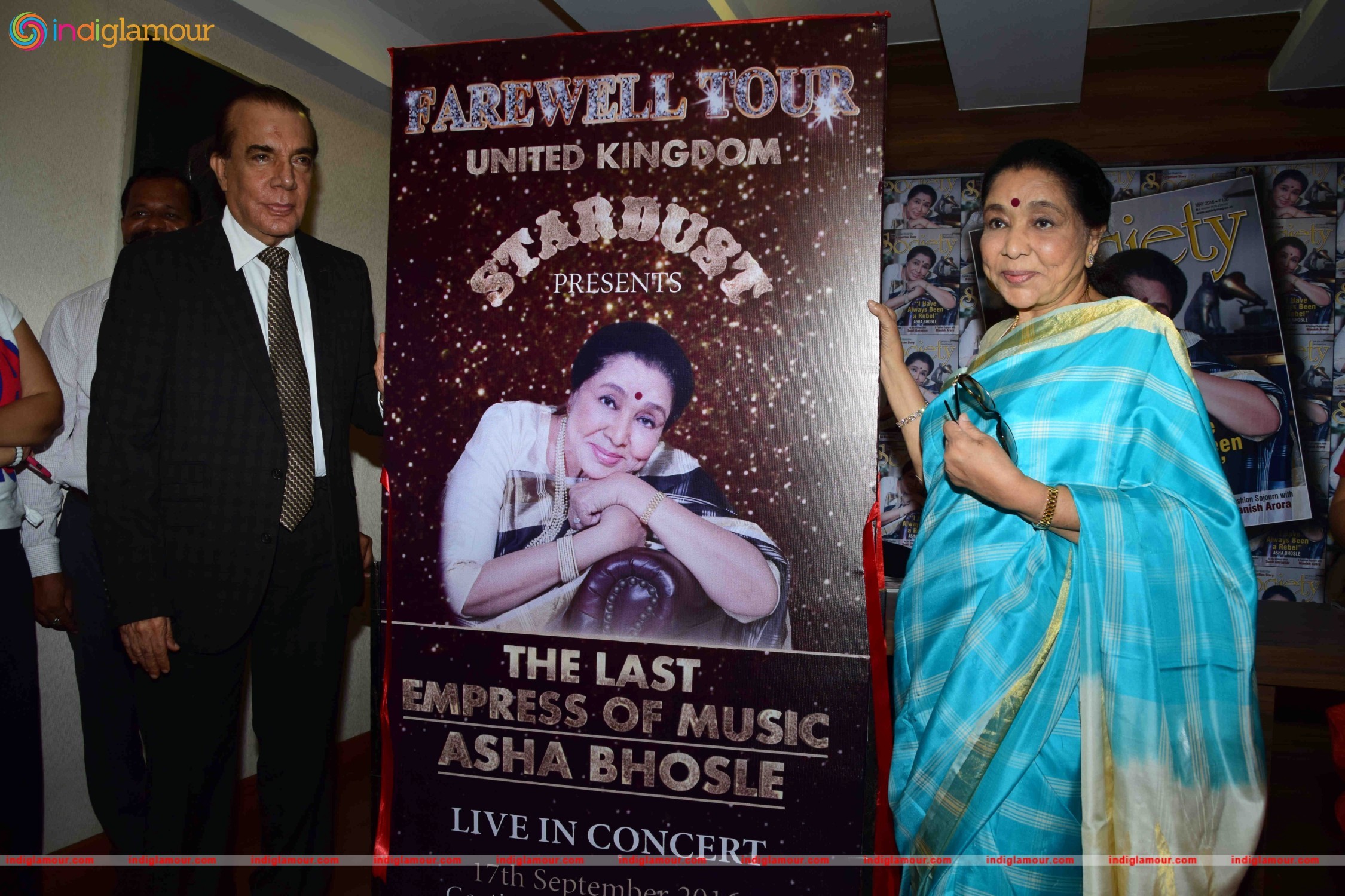 Asha Bhosle Unveil the May 2016 Issue of Society Magazine Event hd photo