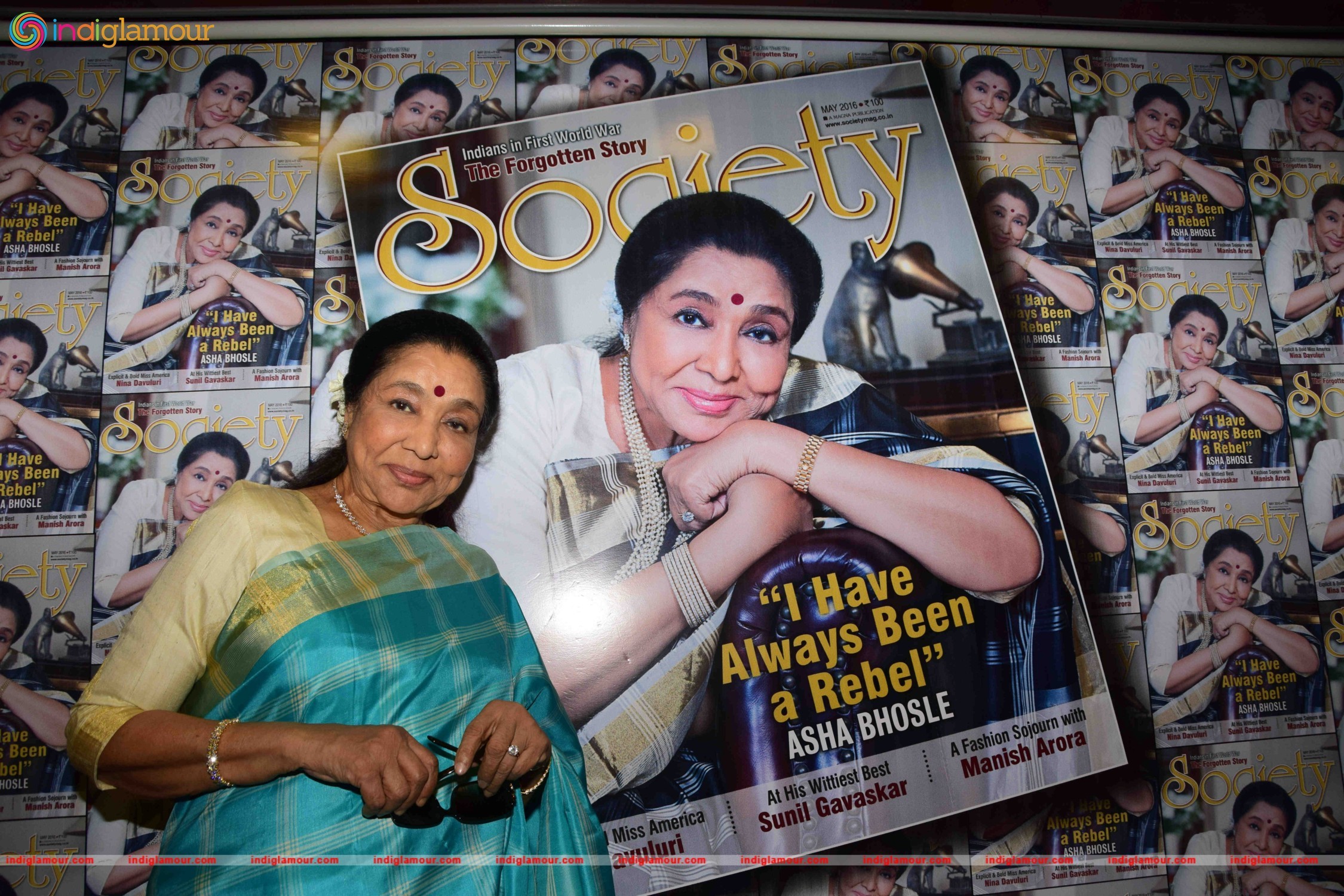 Asha Bhosle Unveil the May 2016 Issue of Society Magazine Event hd photo