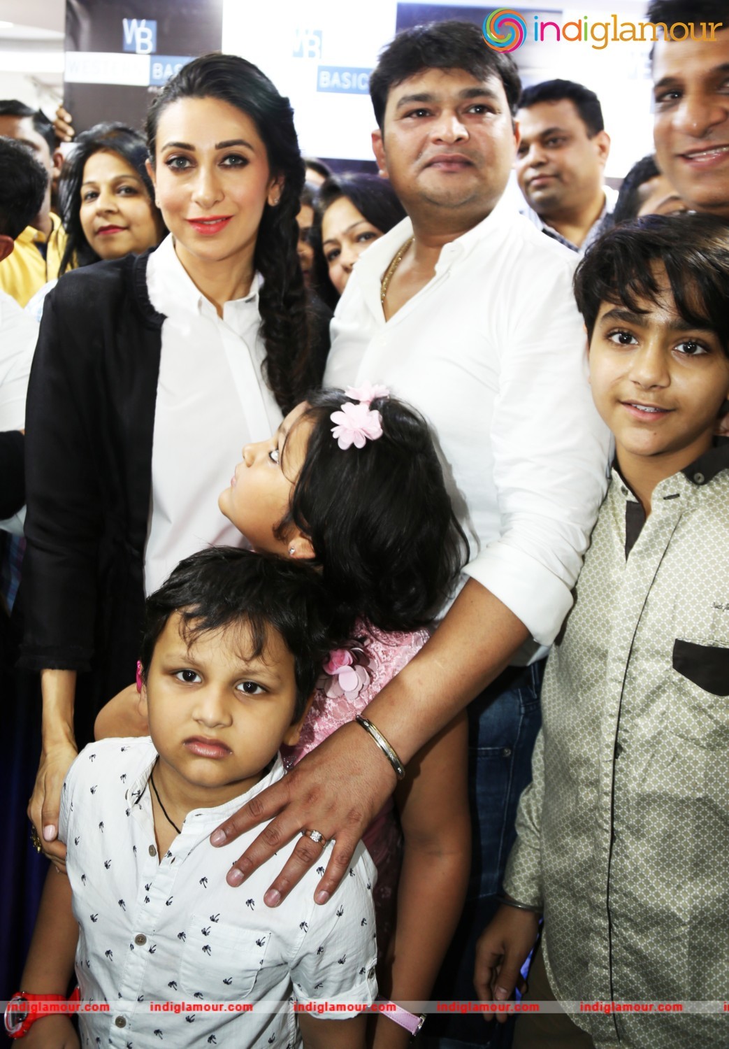 Karisma Kapoor Inaugurated Western Basics Kids Wear Store Event hd photo