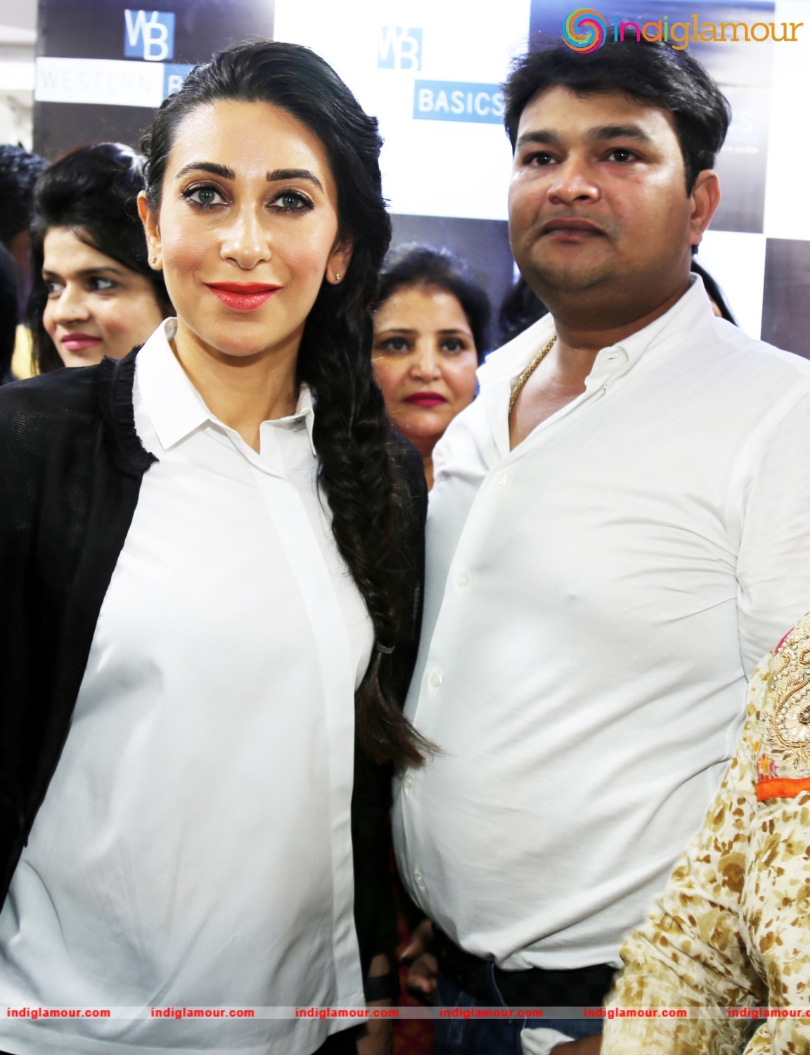 Karisma Kapoor Inaugurated Western Basics Kids Wear Store Event hd photo