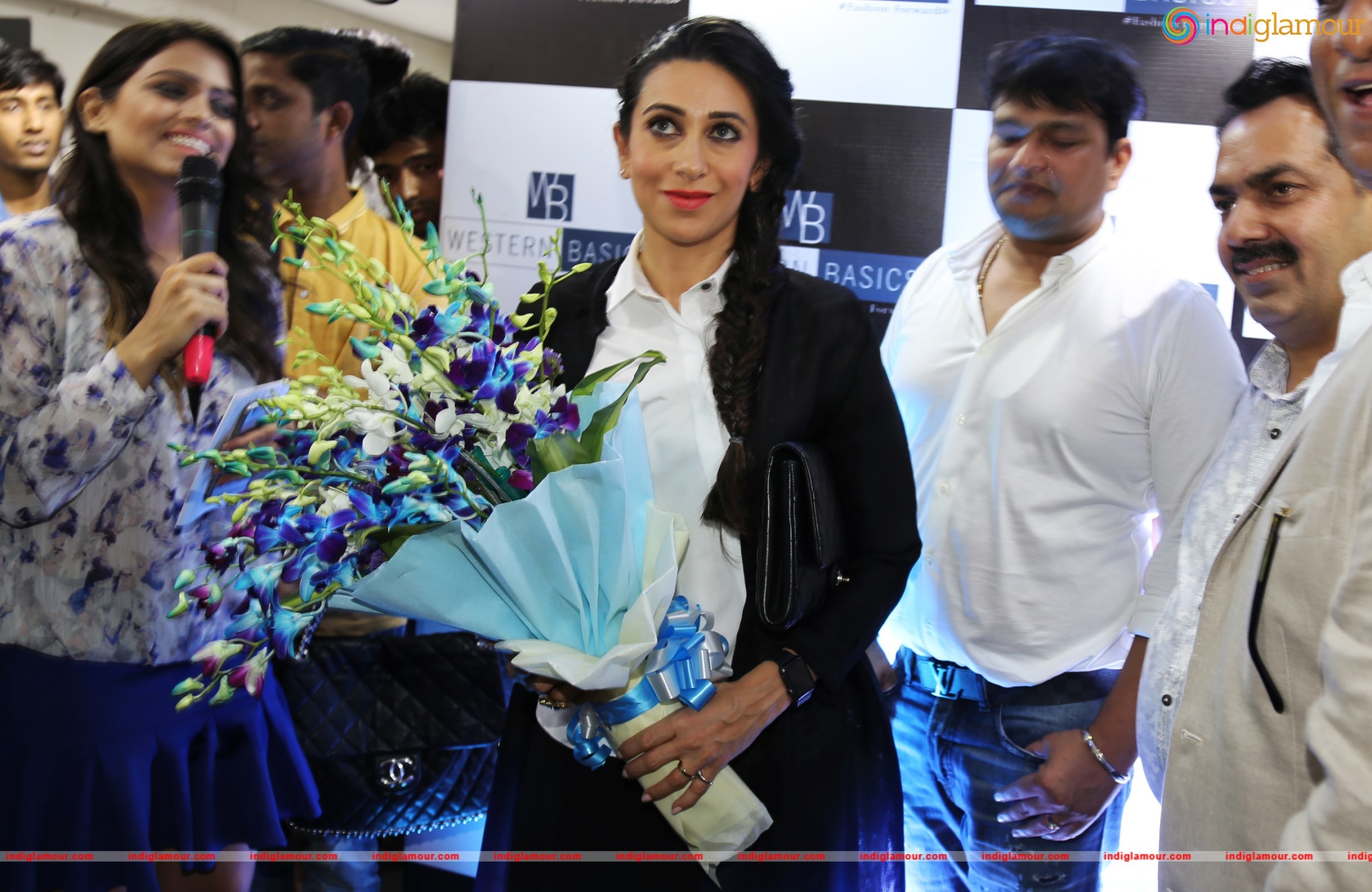 Karisma Kapoor Inaugurated Western Basics Kids Wear Store Event hd photo