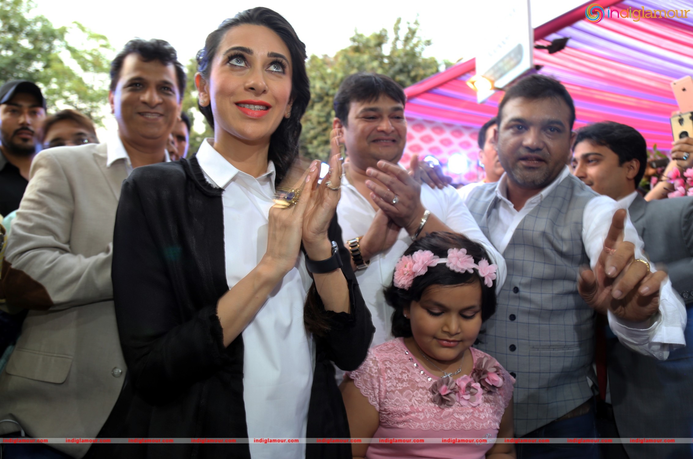 Karisma Kapoor Inaugurated Western Basics Kids Wear Store Event hd photo