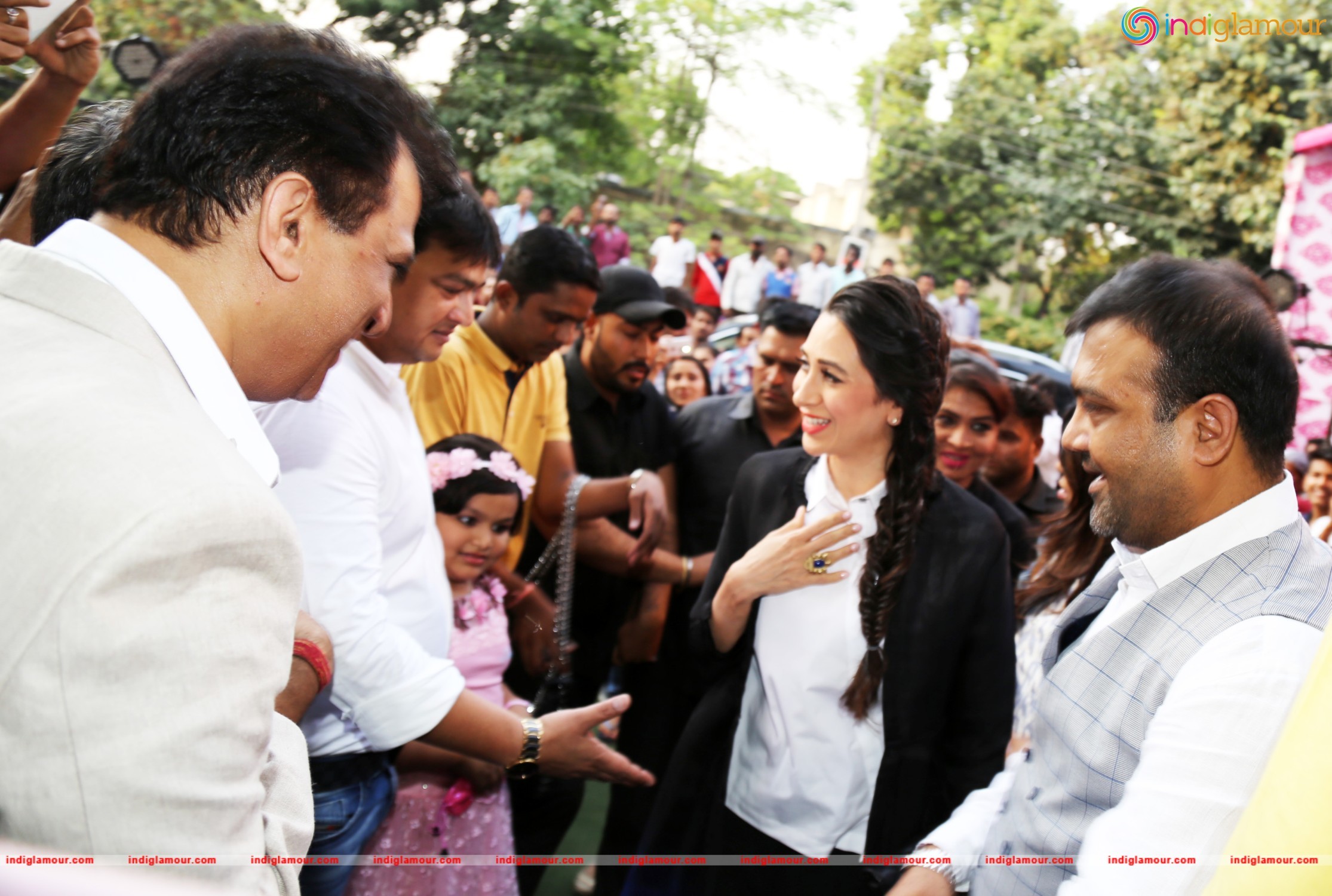 Karisma Kapoor Inaugurated Western Basics Kids Wear Store Event hd photo