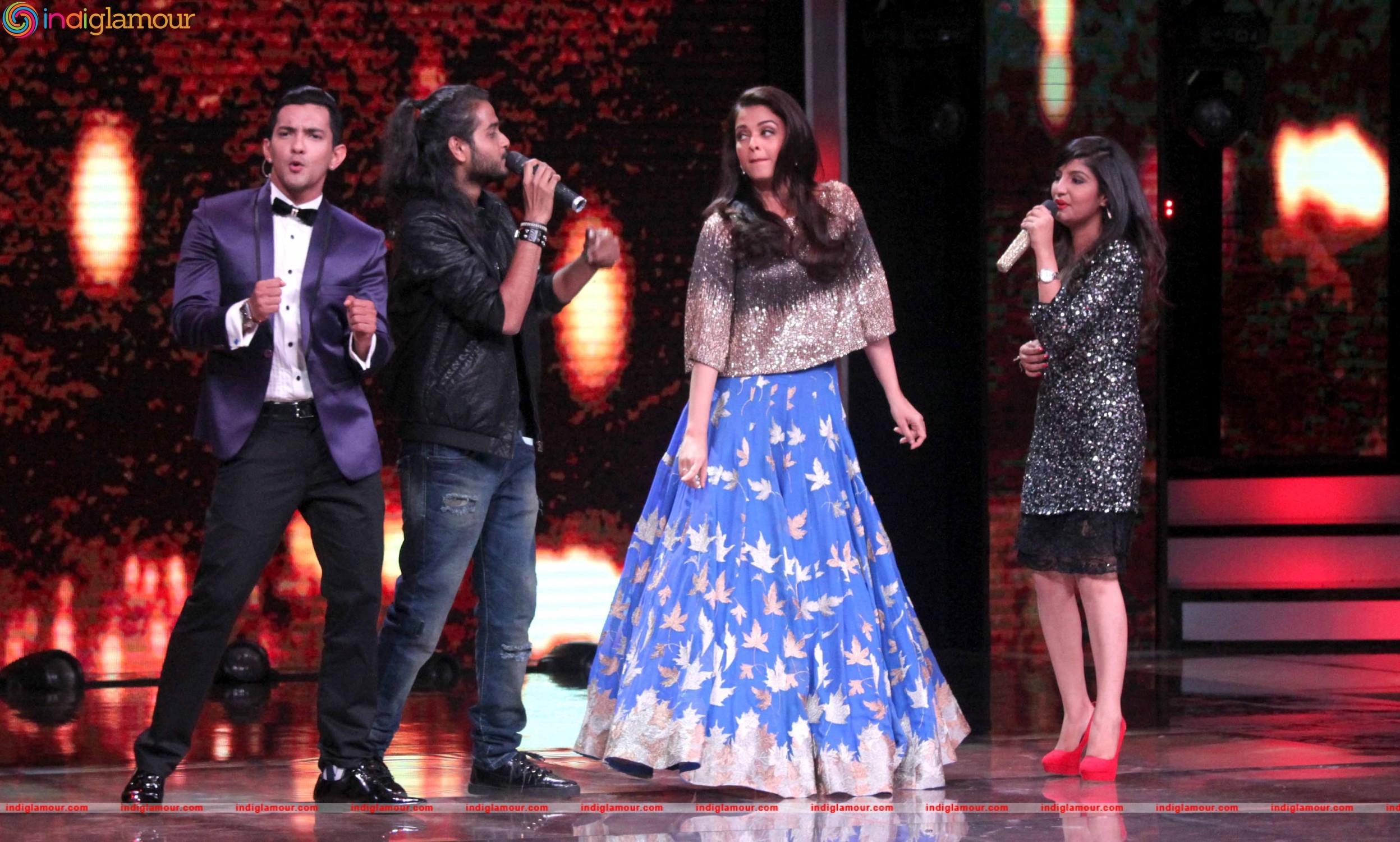 Promotion of Sarbjit On the Set of Sa Re Ga Ma Pa Event hd photo