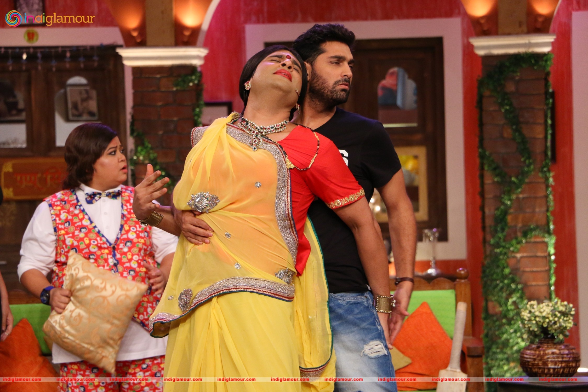 Promotion of Movie Azhar on the Sets of Comedy Nights Live Event hd photo