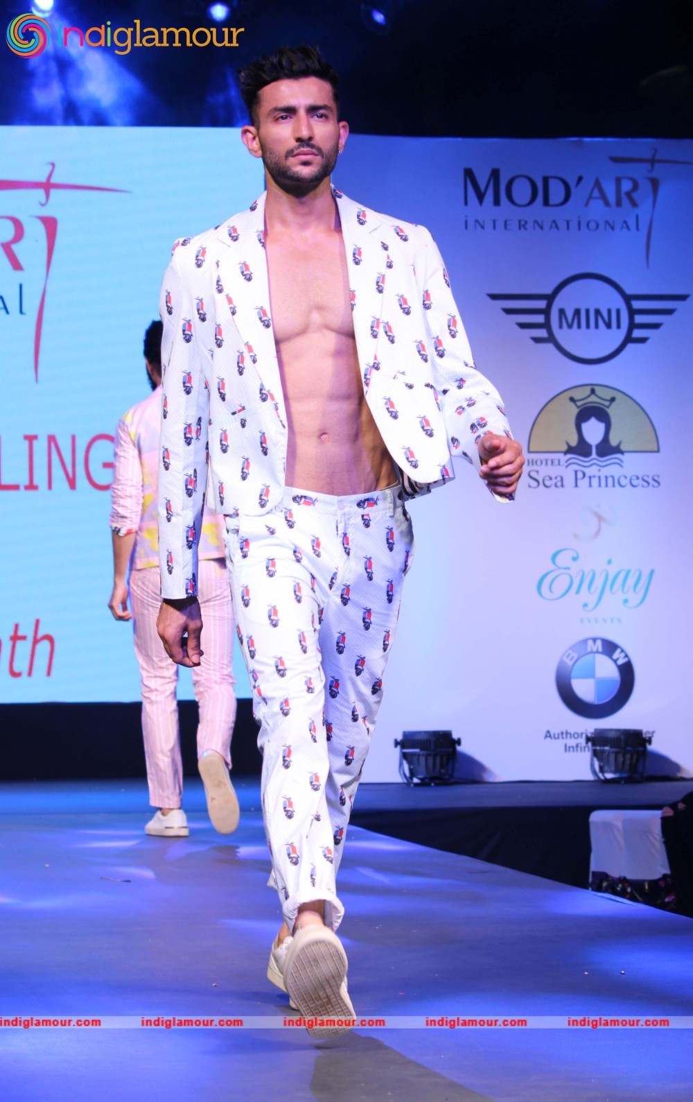 Mod Art International Annual Graduation Fashion Show Event hd photo