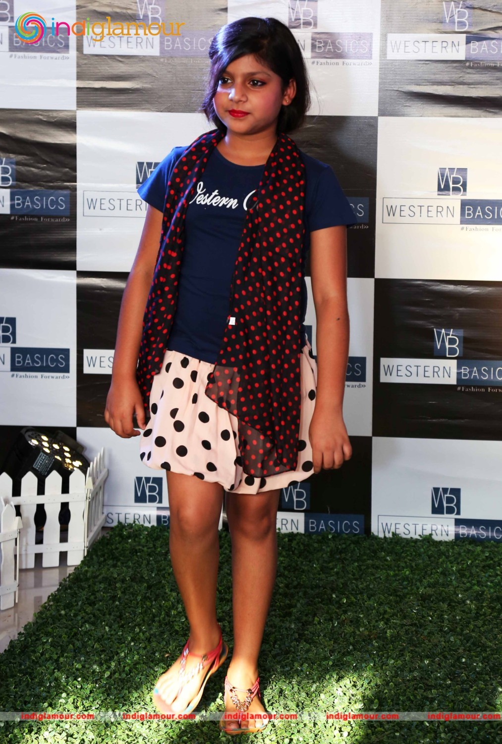 Mugdha Godse Graced the Inauguration of Western Basics Kids Fashion Wear Store Event hd photo