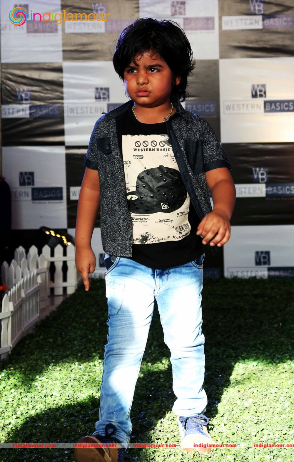Mugdha Godse Graced the Inauguration of Western Basics Kids Fashion Wear Store Event hd photo