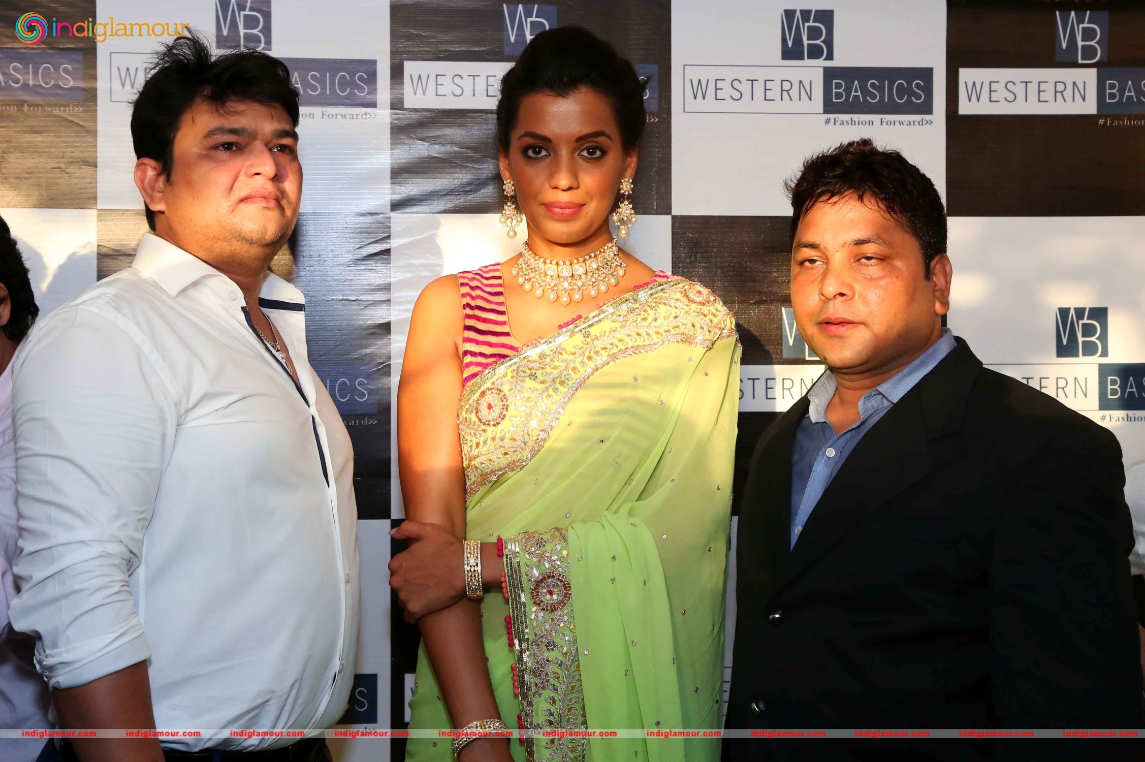 Mugdha Godse Graced the Inauguration of Western Basics Kids Fashion Wear Store Event hd photo