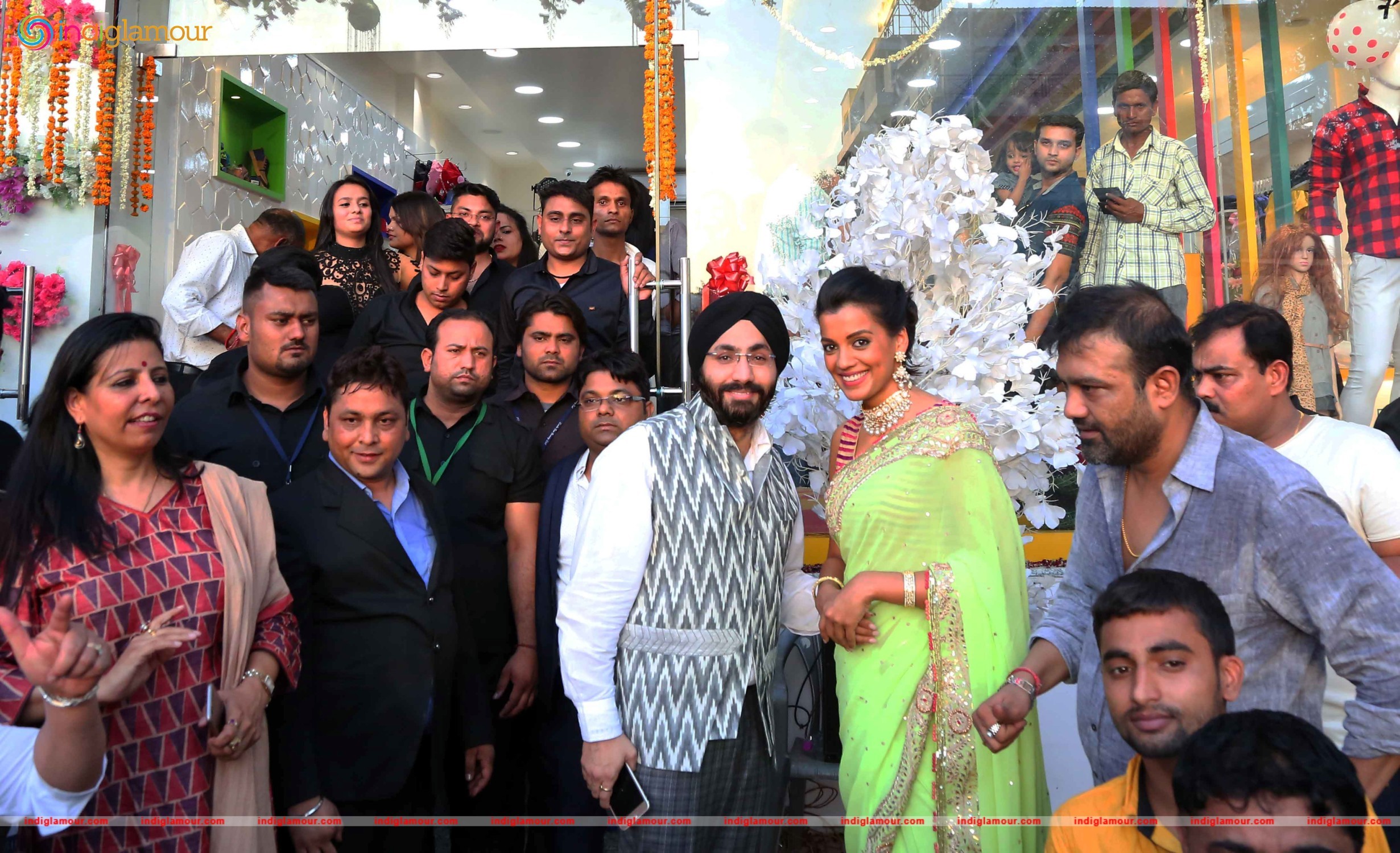 Mugdha Godse Graced the Inauguration of Western Basics Kids Fashion Wear Store Event hd photo