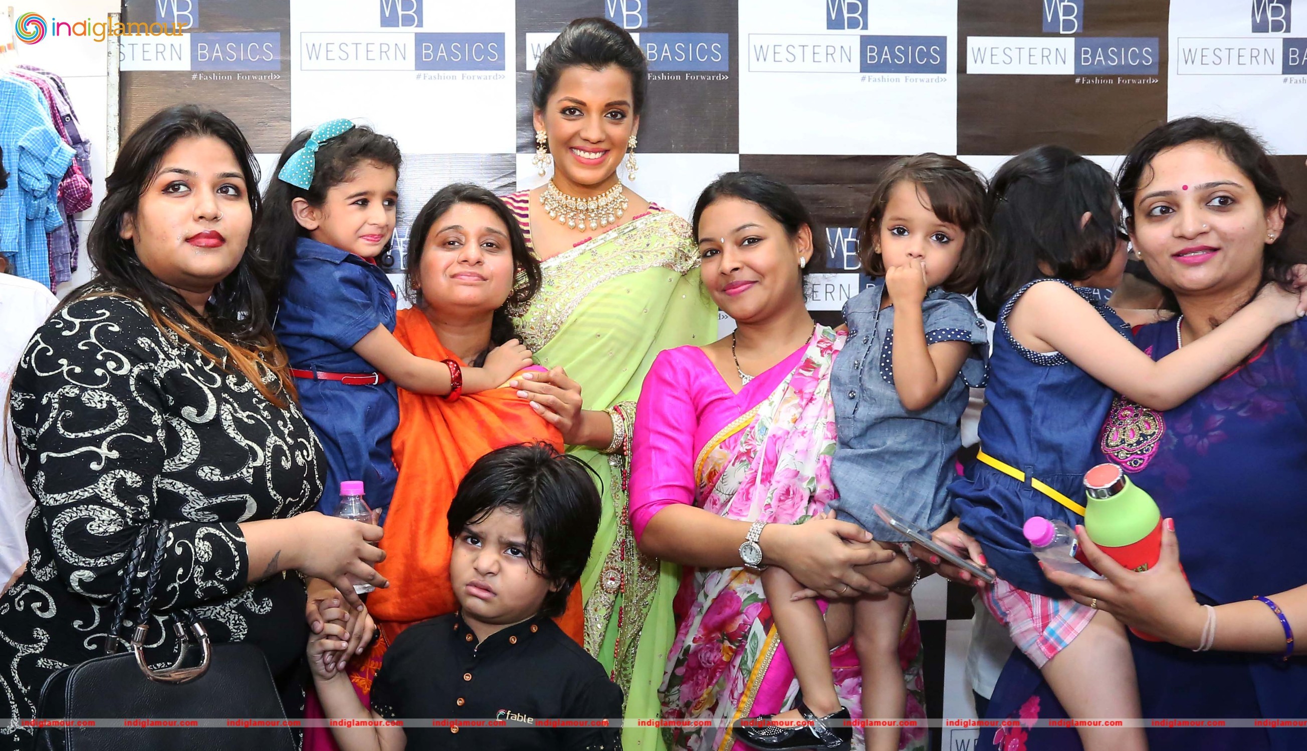 Mugdha Godse Graced the Inauguration of Western Basics Kids Fashion Wear Store Event hd photo