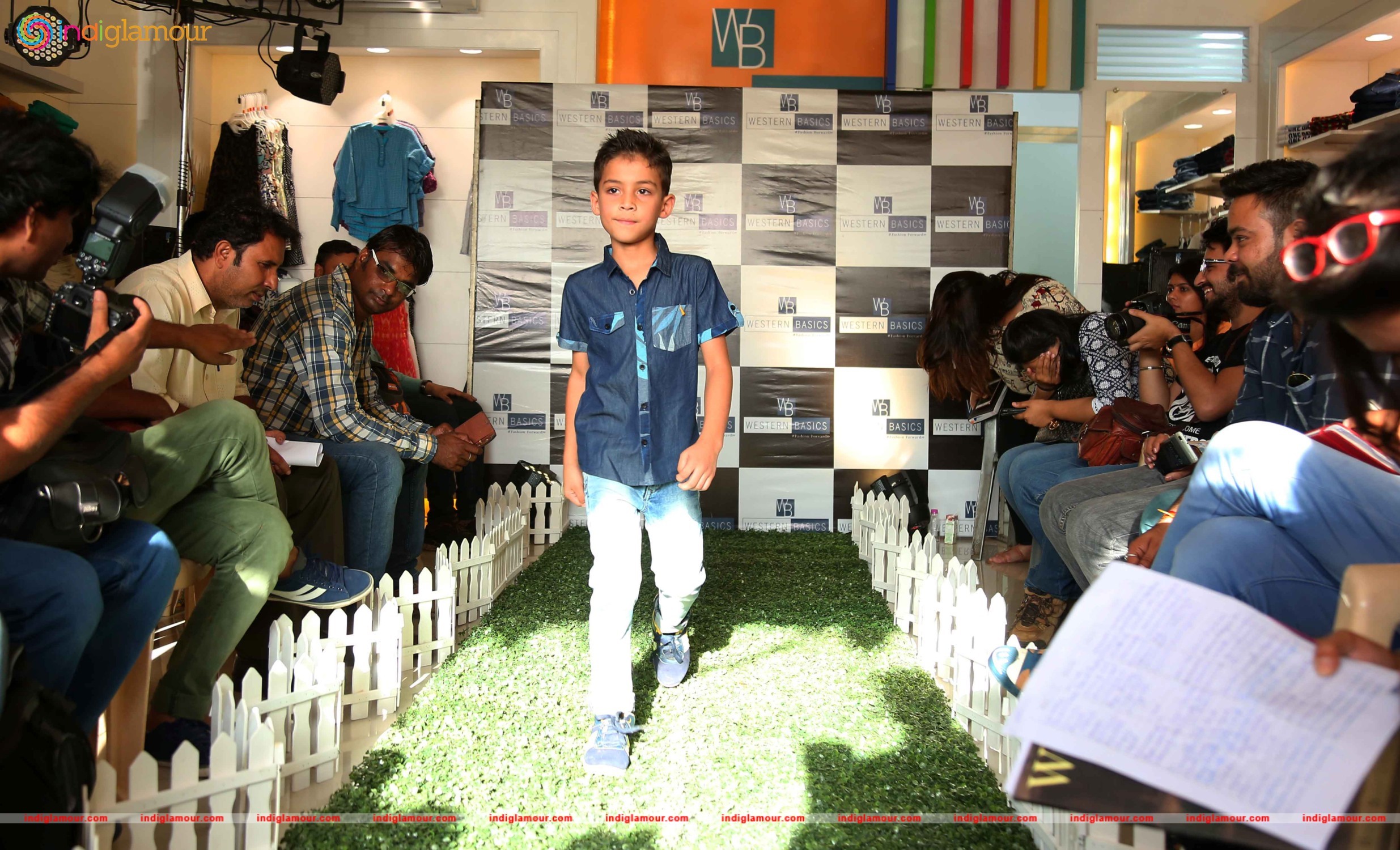 Mugdha Godse Graced the Inauguration of Western Basics Kids Fashion Wear Store Event hd photo