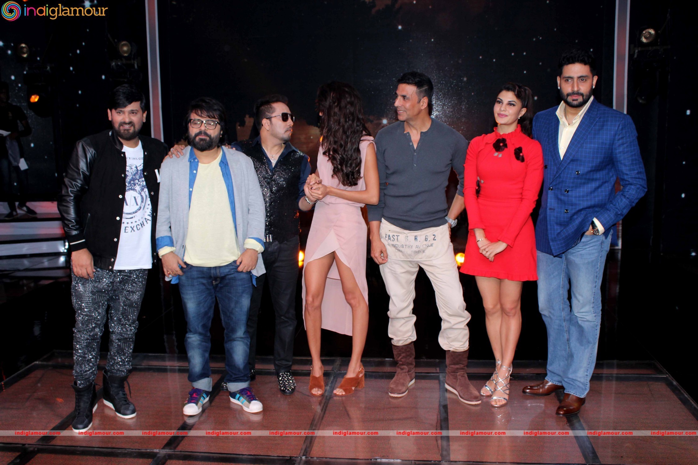 Starcast of Film Housefull 3 Promote their Movie on the Set of Sa Re Ga Ma Event hd photo