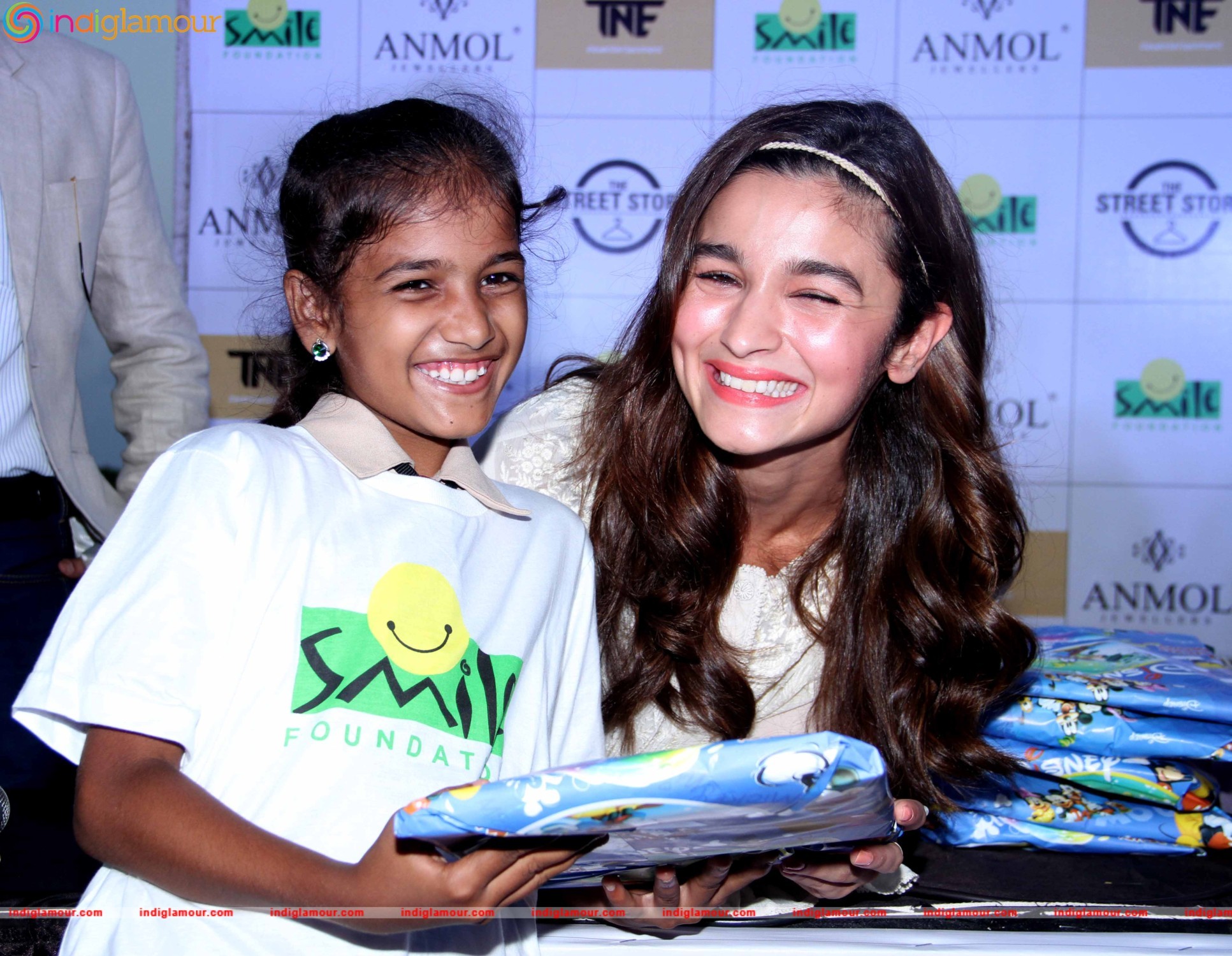 Alia Bhatt During the First Ever Pop up Store The Street Store Event hd photo
