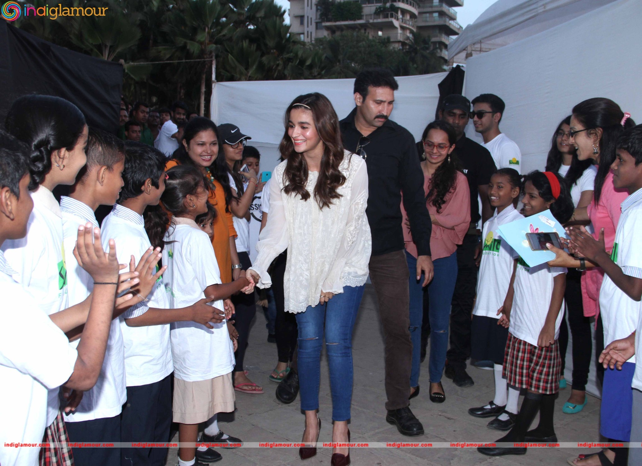 Alia Bhatt During the First Ever Pop up Store The Street Store Event hd photo