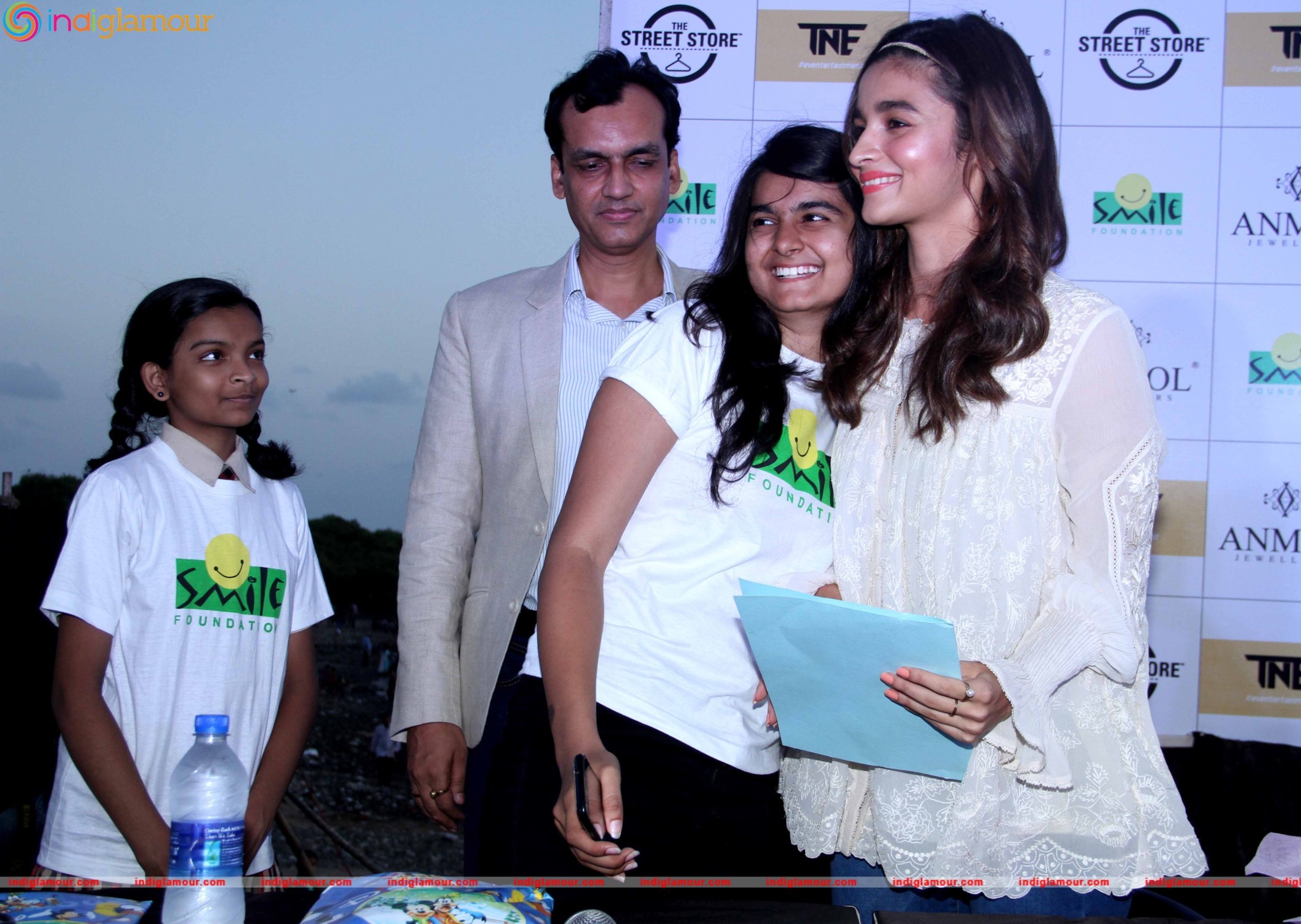 Alia Bhatt During the First Ever Pop up Store The Street Store Event hd photo