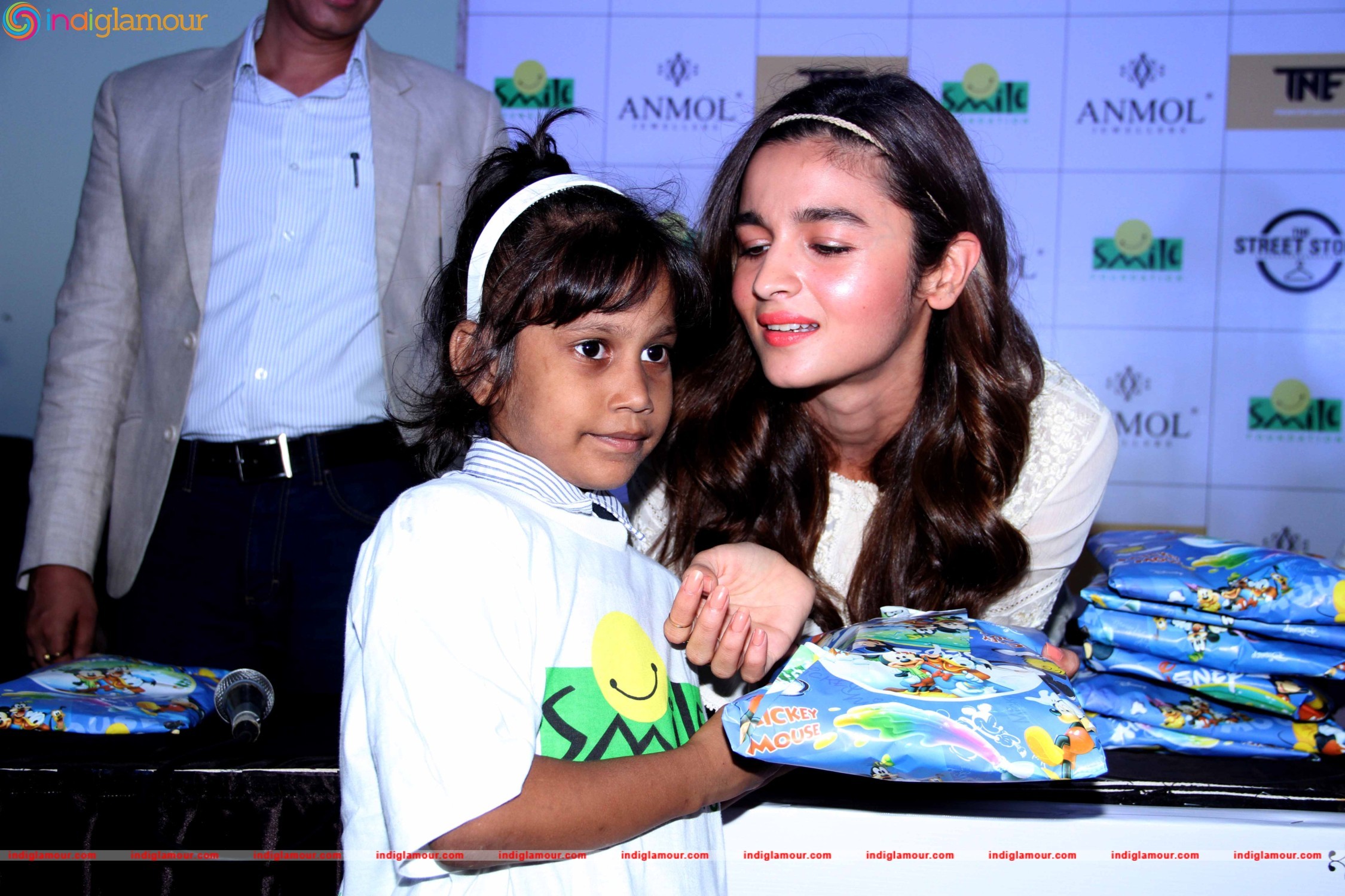 Alia Bhatt During the First Ever Pop up Store The Street Store Event hd photo