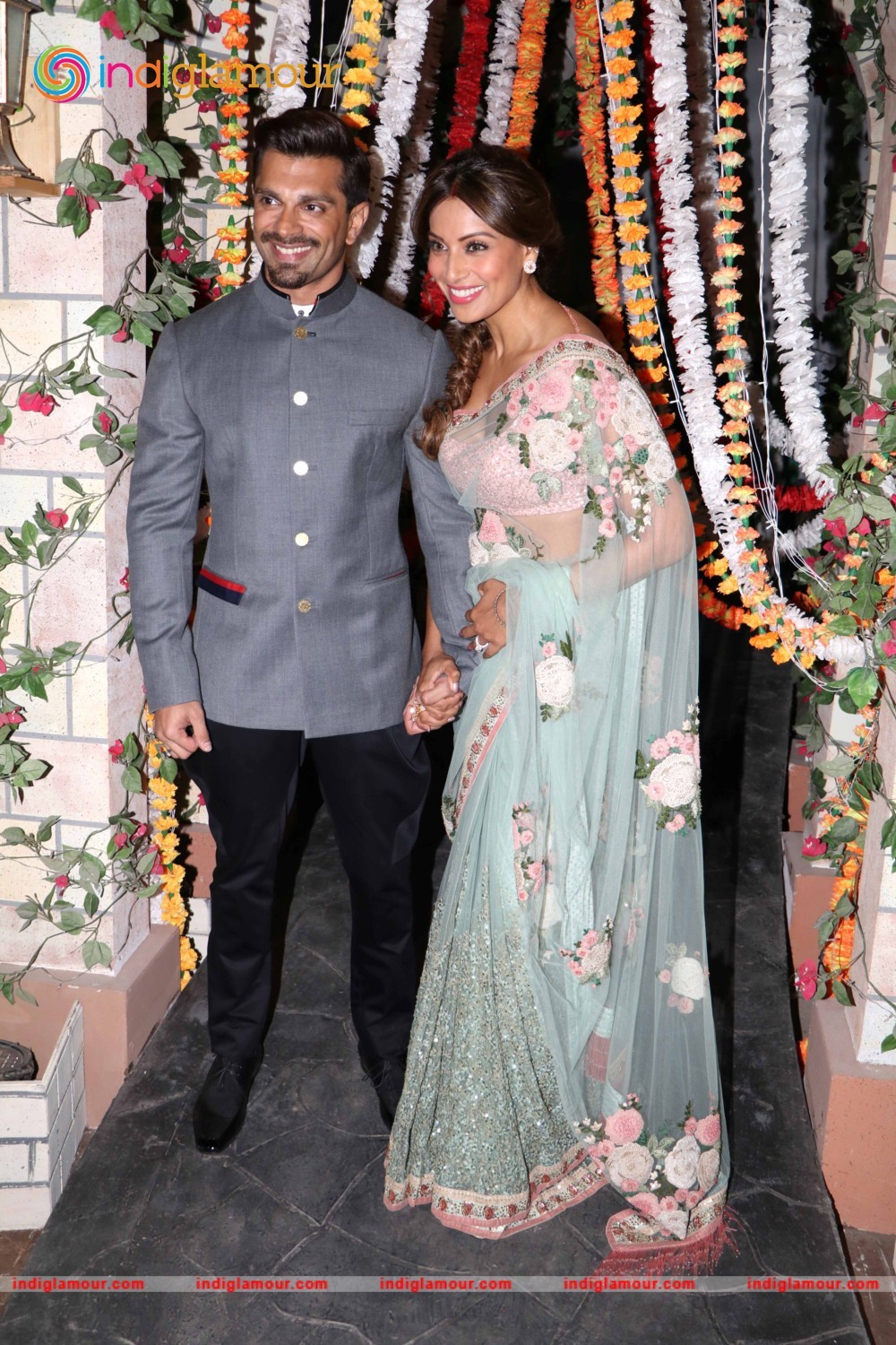 Bipasha Basu and Karan Singh Grover on The Kapil Sharma Show Event hd photo
