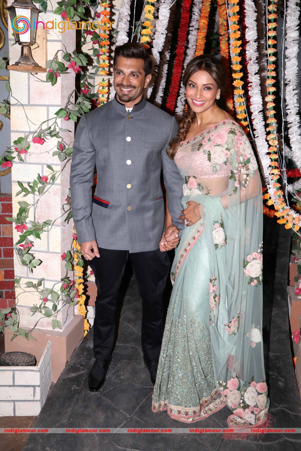 Bipasha Basu and Karan Singh Grover on The Kapil Sharma Show Event hd photo